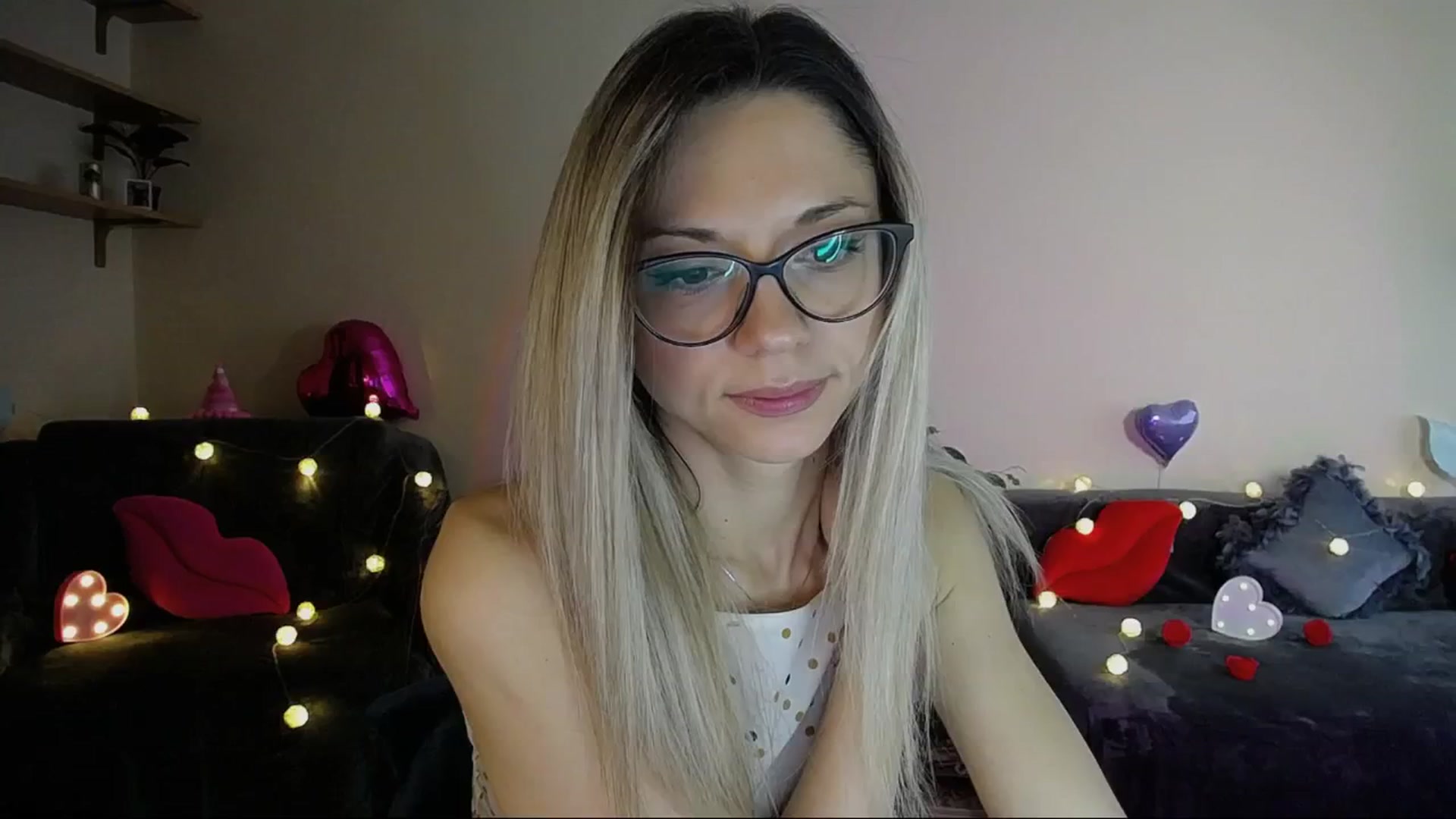 Gallery image thumbnail from Sunshine_alis's myfreecams stream on, 05/24/2025, 15:32 image 20 of 20