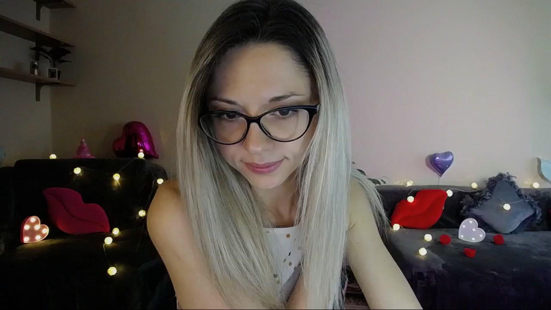 Gallery image thumbnail from Sunshine_alis's myfreecams stream on, 05/24/2025, 15:32 image 19 of 20