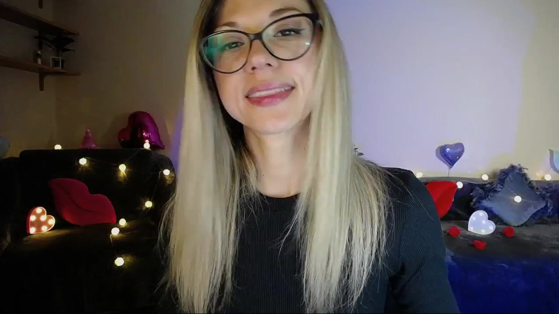 Gallery image thumbnail from Sunshine_alis's myfreecams stream on, 05/24/2025, 19:17 image 3 of 20