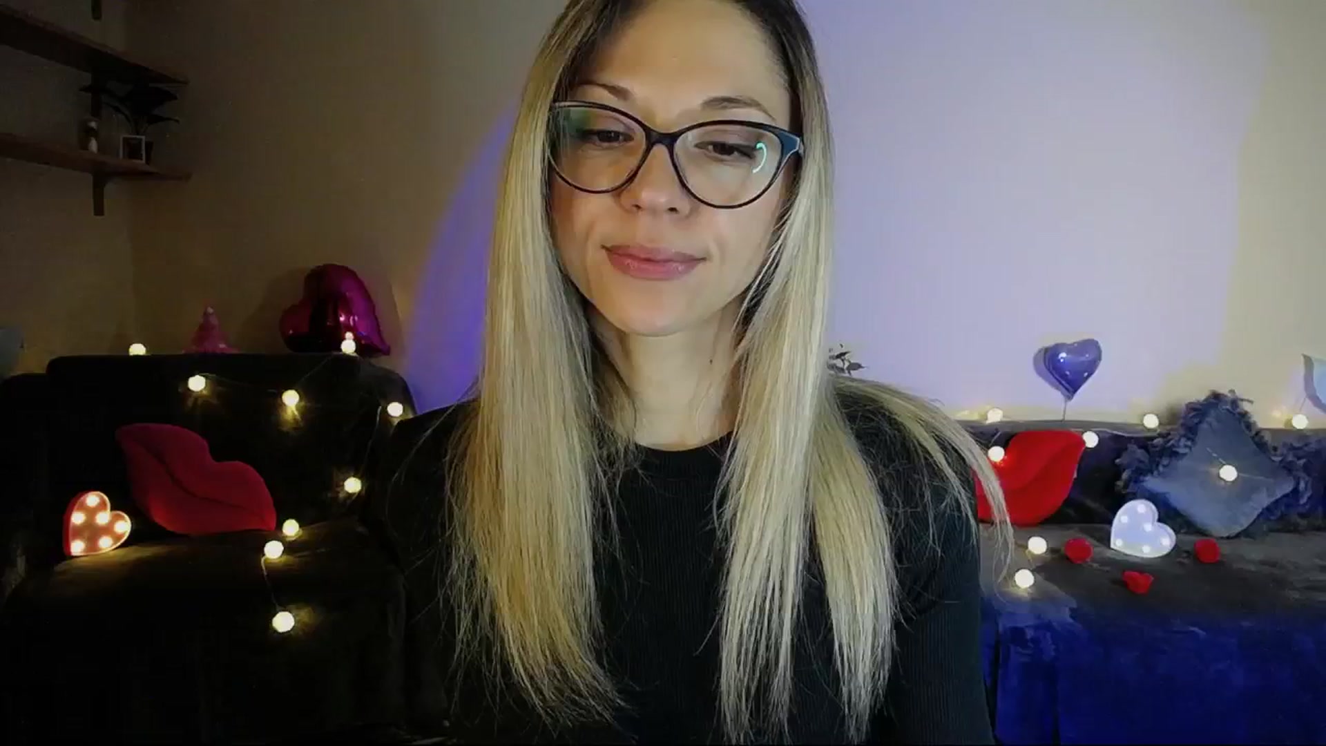 Gallery image thumbnail from Sunshine_alis's myfreecams stream on, 05/24/2025, 19:17 image 6 of 20