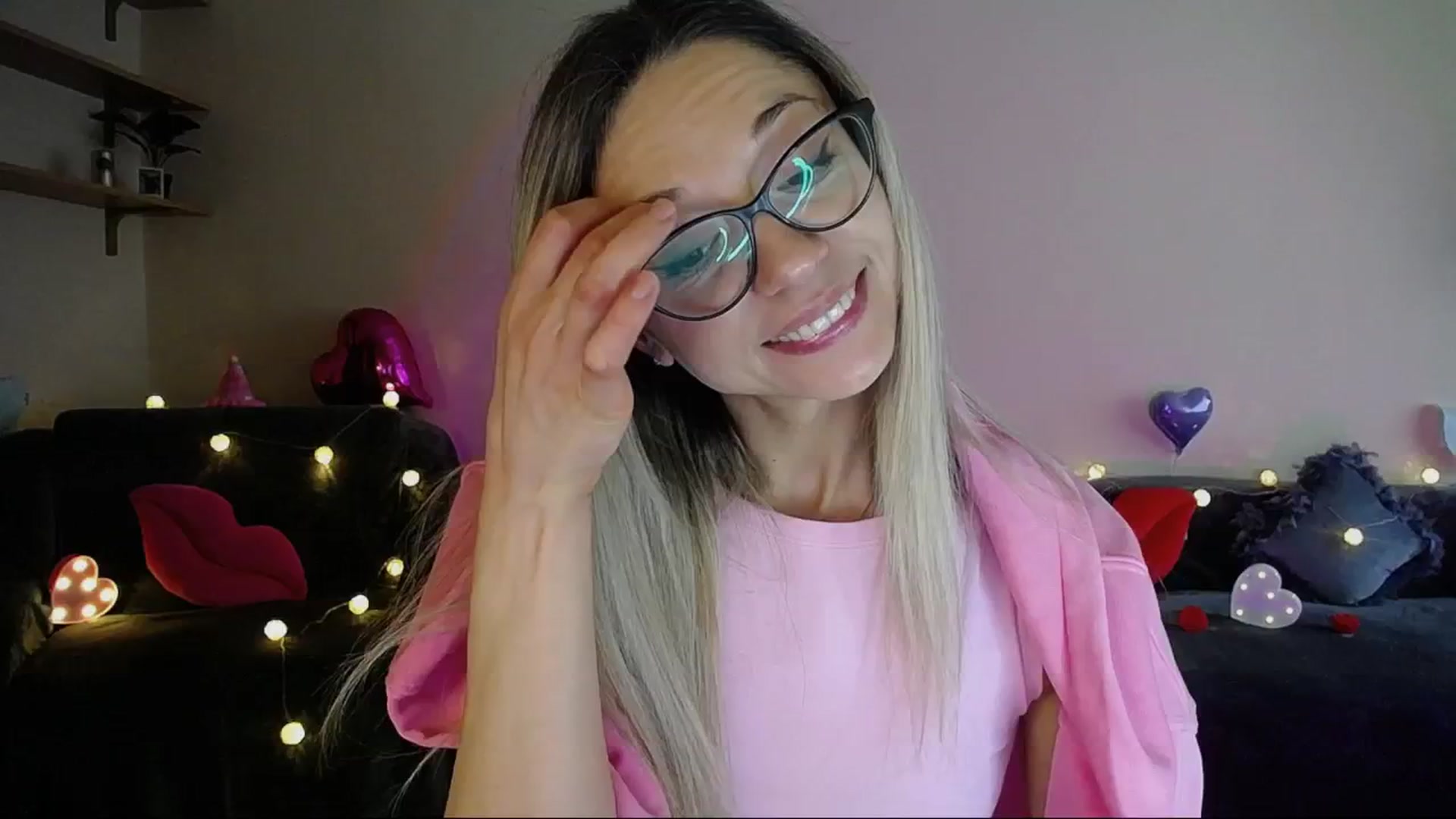 Gallery image thumbnail from Sunshine_alis's myfreecams stream on, 05/26/2025, 16:24 image 17 of 20
