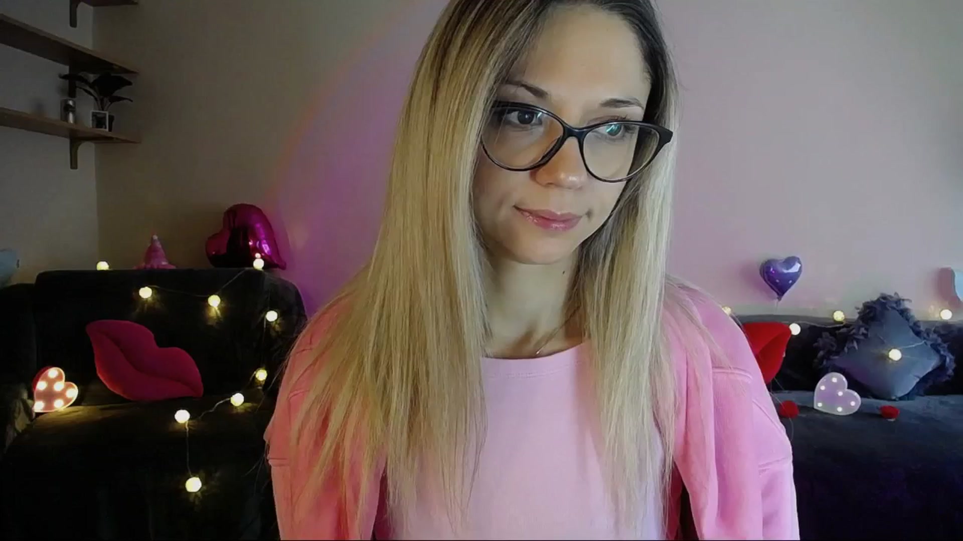 Gallery image thumbnail from Sunshine_alis's myfreecams stream on, 05/26/2025, 16:24 image 7 of 20