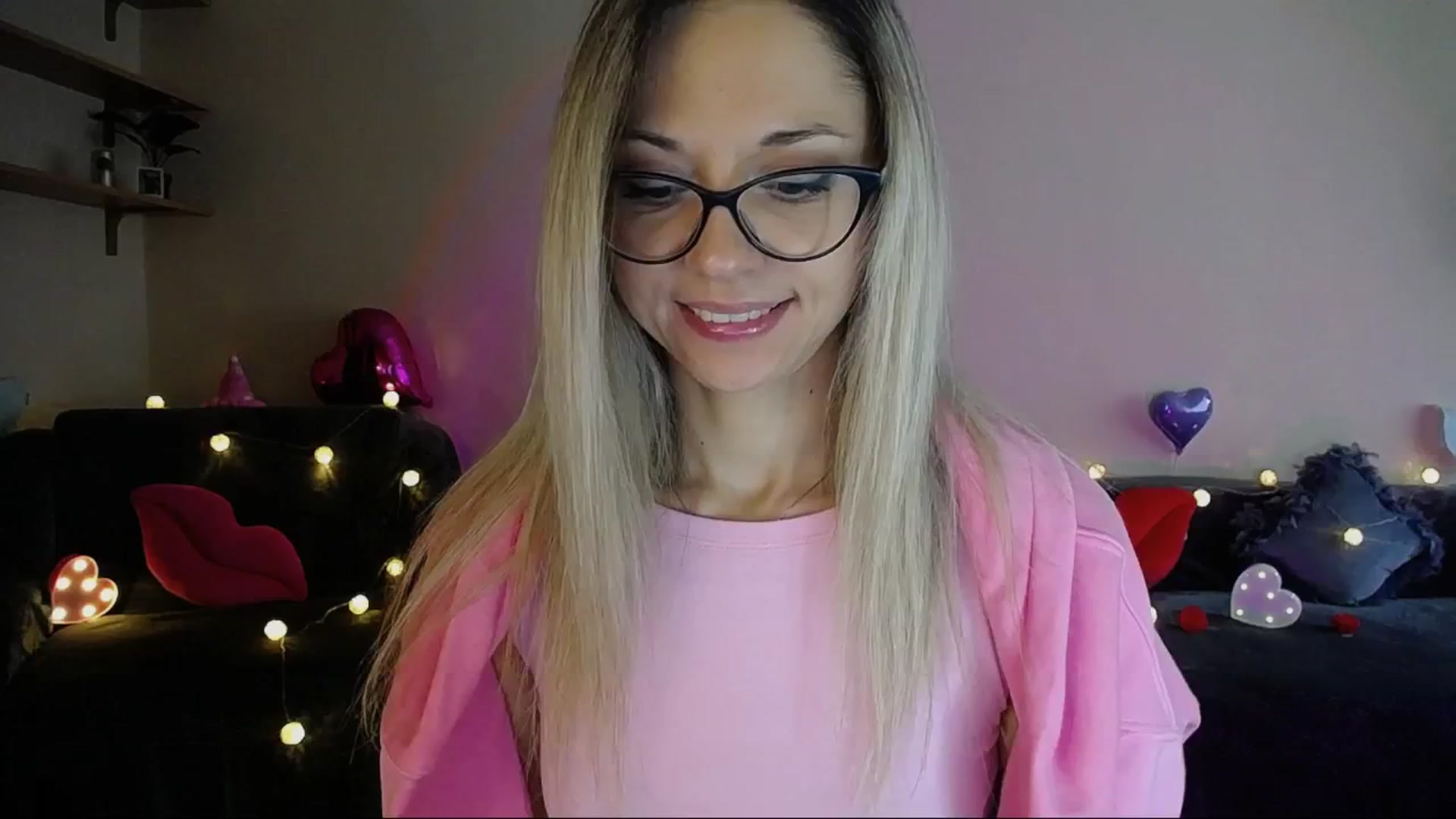 Gallery image thumbnail from Sunshine_alis's myfreecams stream on, 05/26/2025, 16:24 image 14 of 20