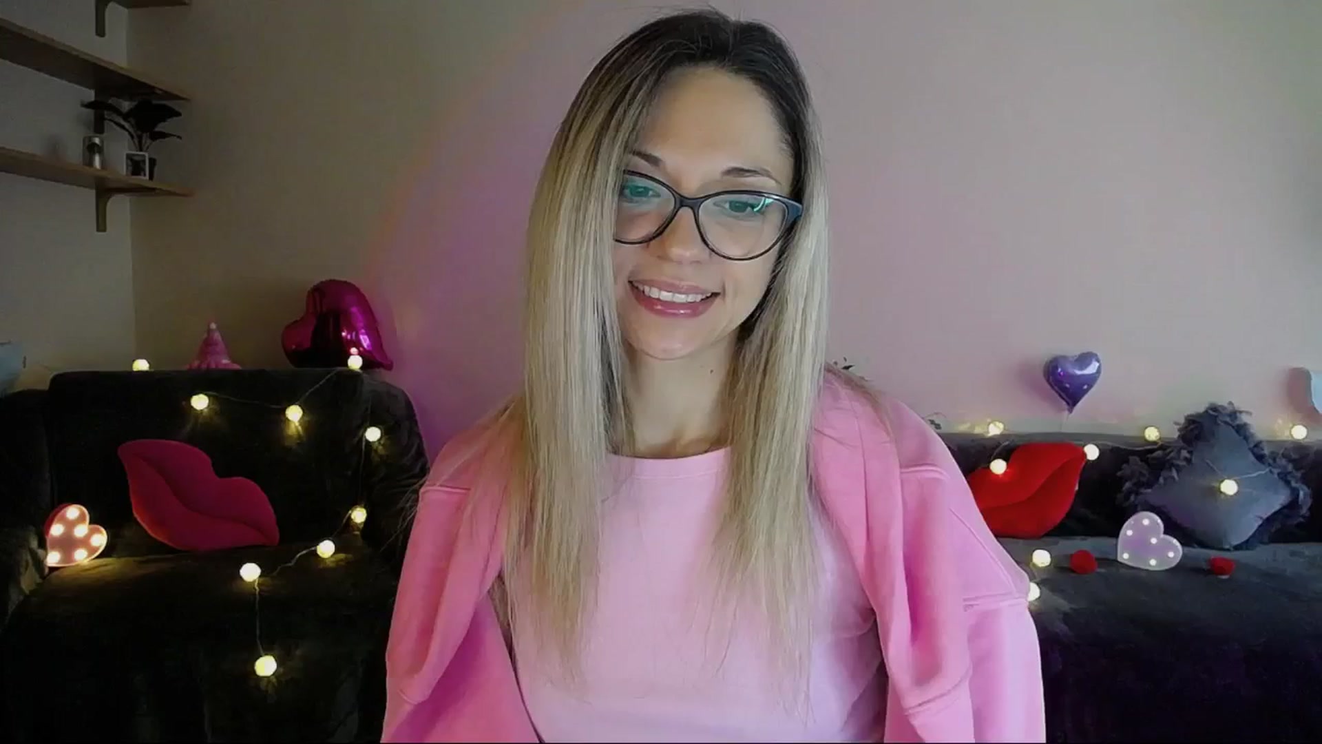 Gallery image thumbnail from Sunshine_alis's myfreecams stream on, 05/26/2025, 16:24 image 19 of 20