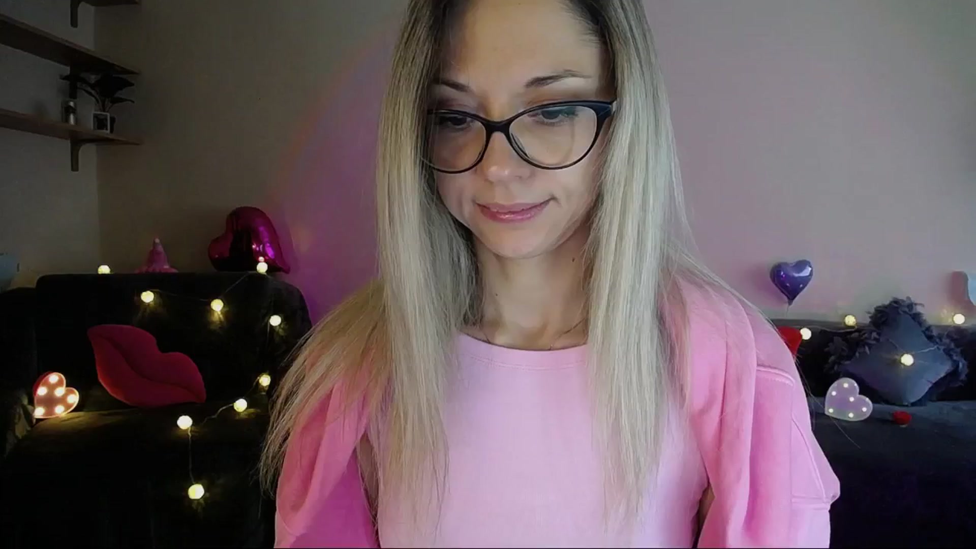 Gallery image thumbnail from Sunshine_alis's myfreecams stream on, 05/26/2025, 16:24 image 13 of 20