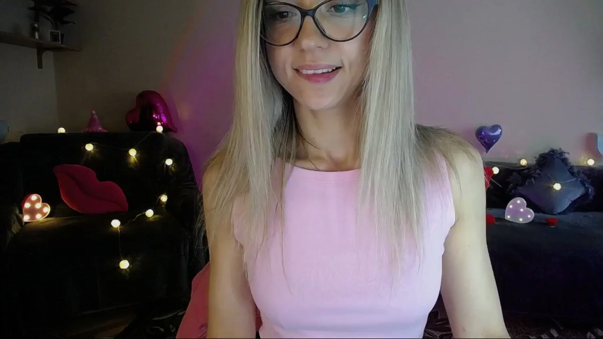 Gallery image thumbnail from Sunshine_alis's myfreecams stream on, 05/26/2025, 17:22 image 16 of 20