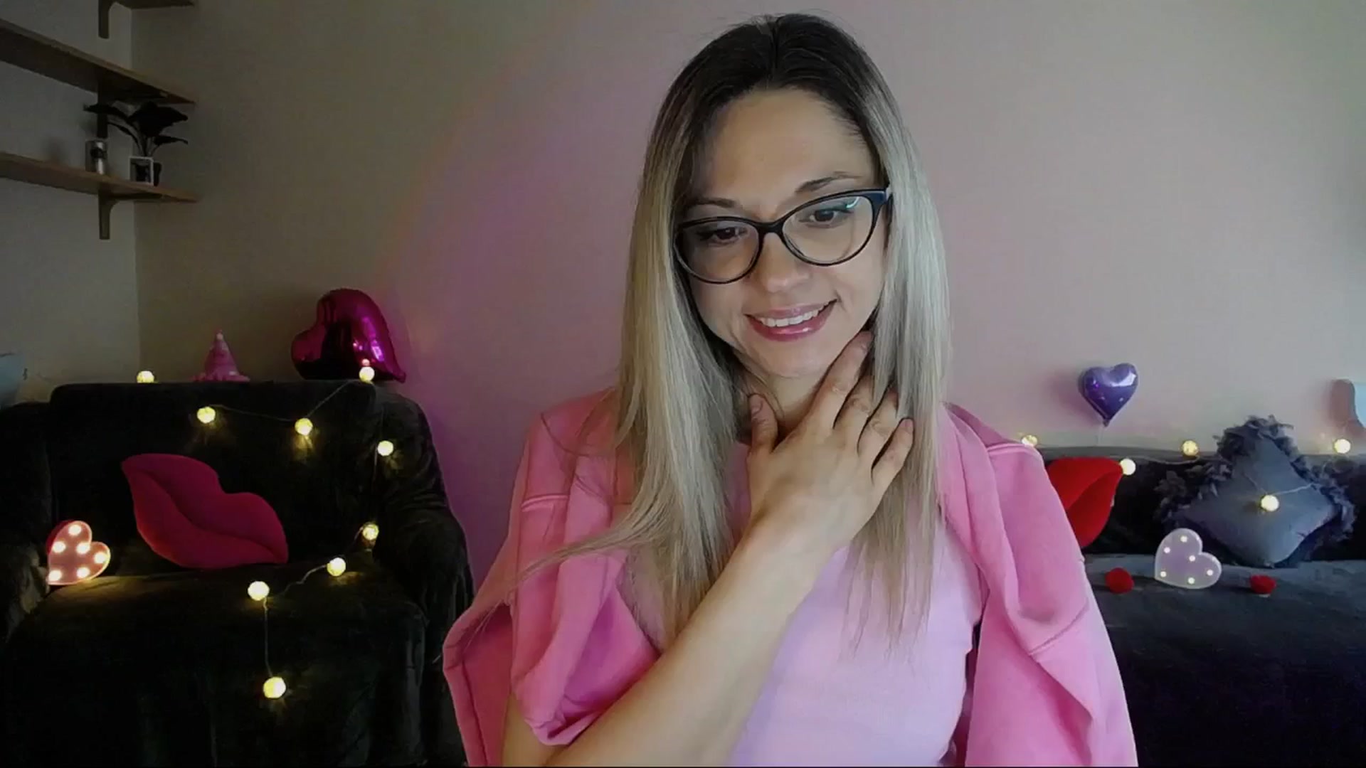 Gallery image thumbnail from Sunshine_alis's myfreecams stream on, 05/26/2025, 17:22 image 1 of 20