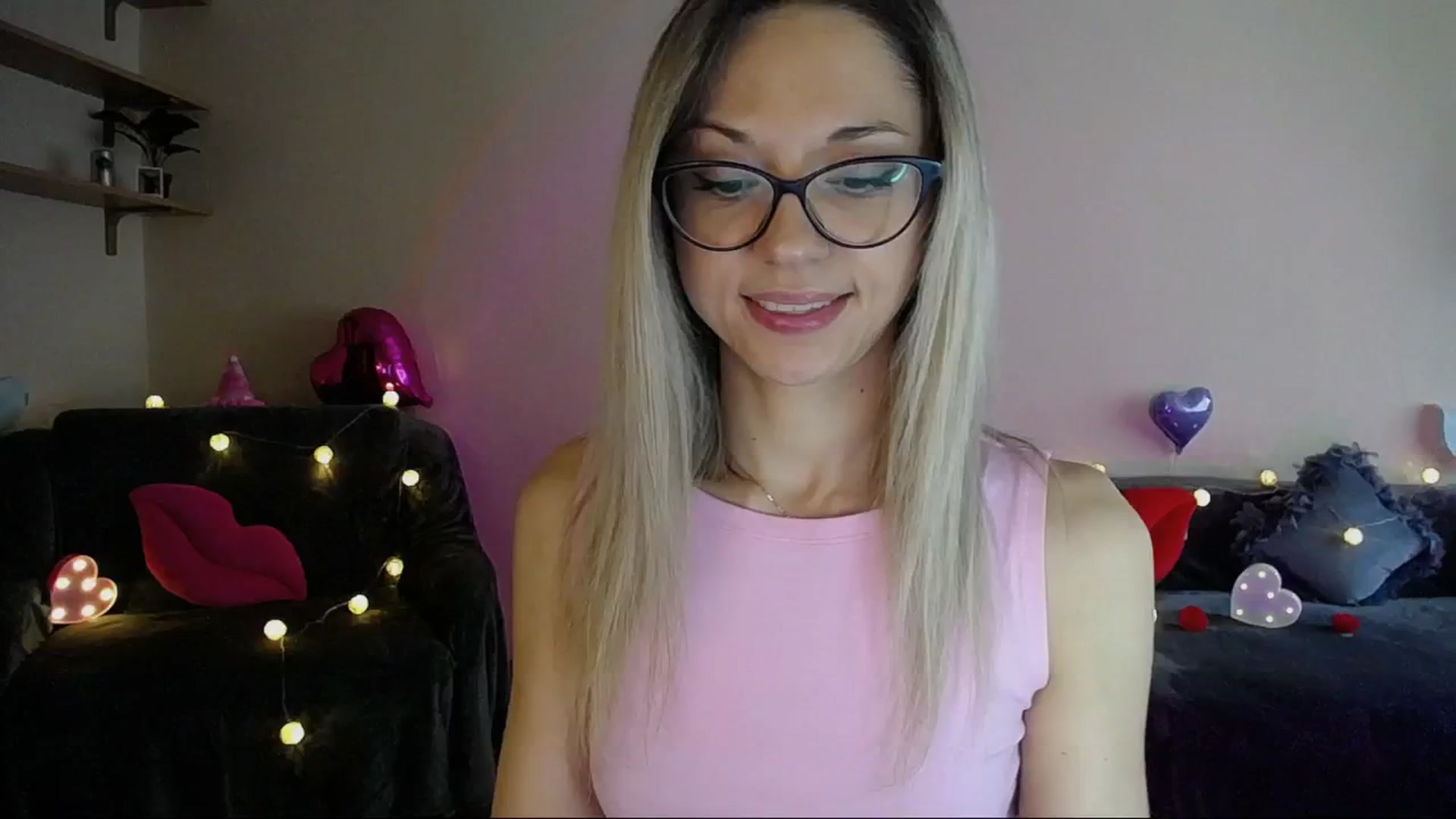 Gallery image thumbnail from Sunshine_alis's myfreecams stream on, 05/26/2025, 17:22 image 11 of 20