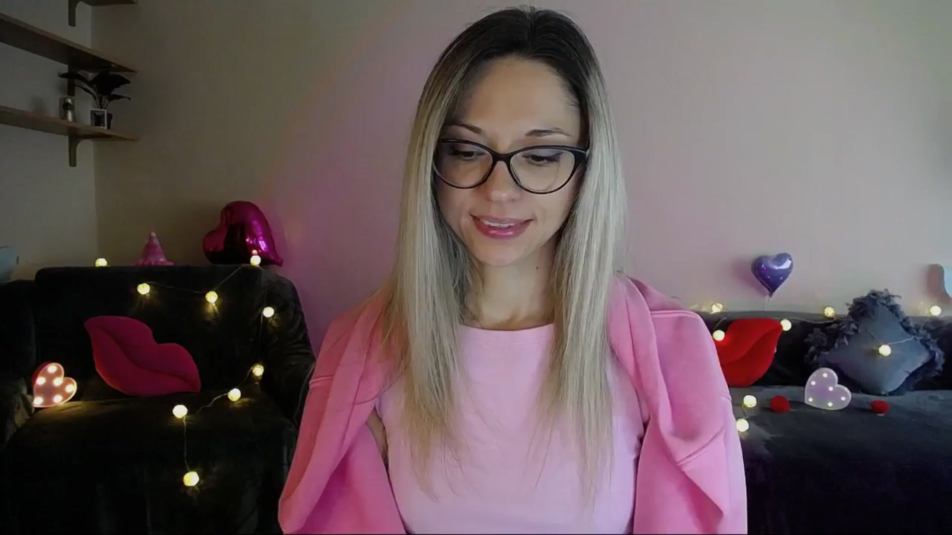Gallery image thumbnail from Sunshine_alis's myfreecams stream on, 05/26/2025, 17:22 image 2 of 20