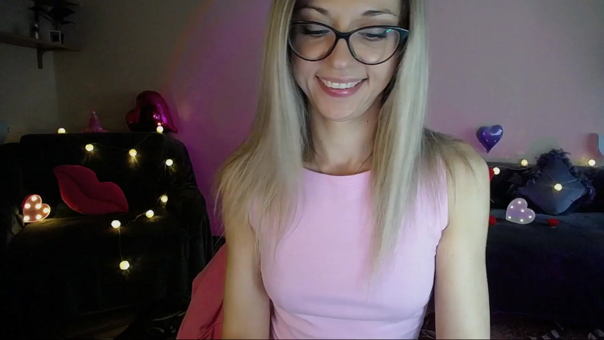 Gallery image thumbnail from Sunshine_alis's myfreecams stream on, 05/26/2025, 17:22 image 17 of 20