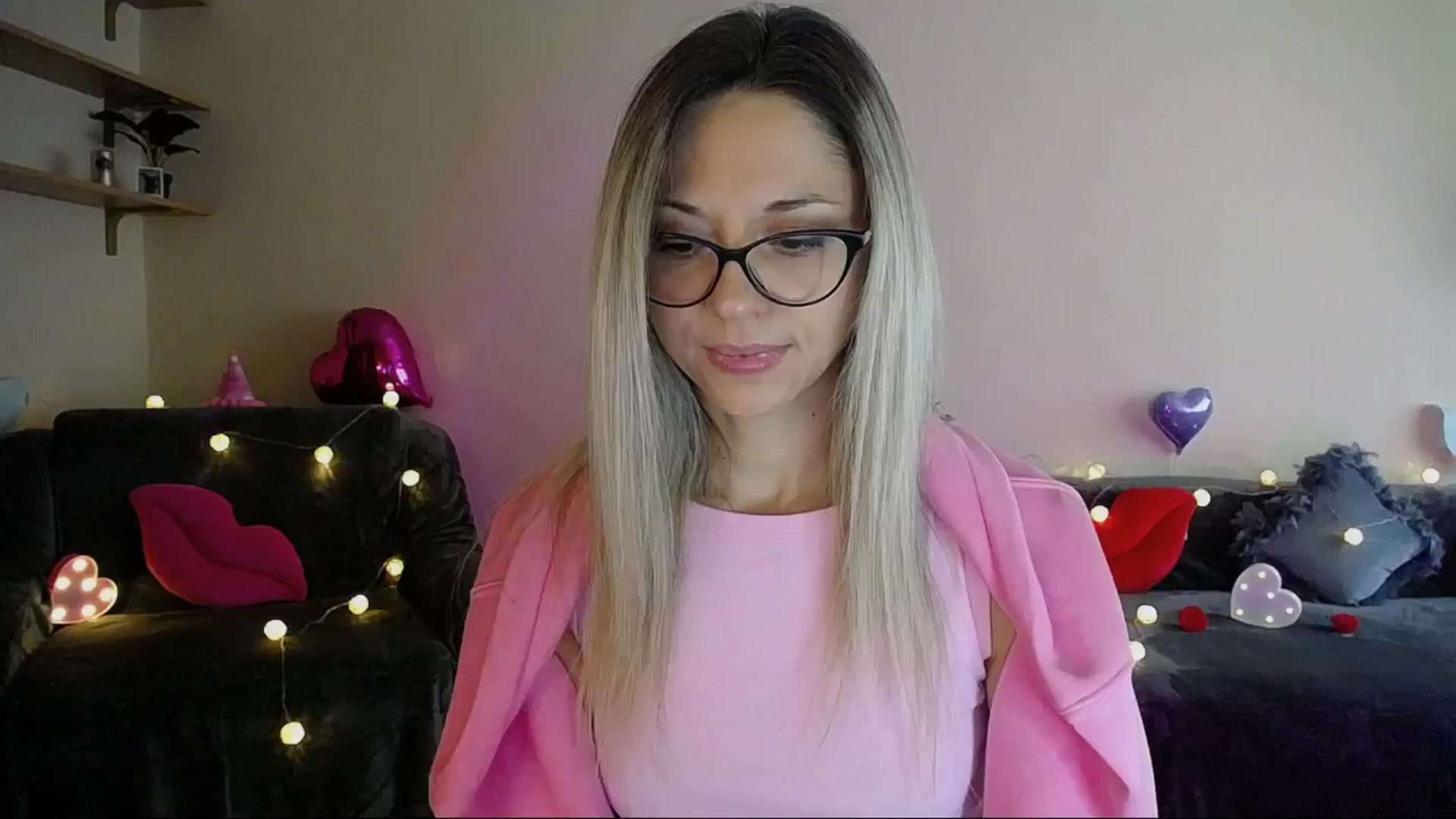 Gallery image thumbnail from Sunshine_alis's myfreecams stream on, 05/26/2025, 17:22 image 3 of 20