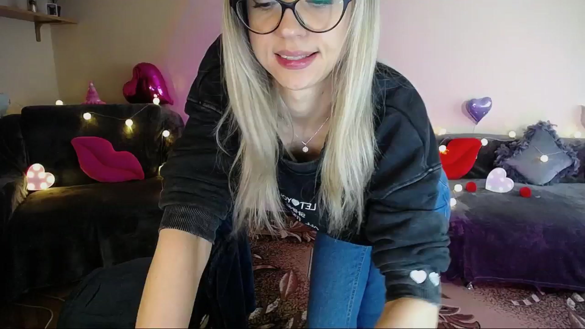 Gallery image thumbnail from Sunshine_alis's myfreecams stream on, 05/27/2025, 15:31 image 5 of 20