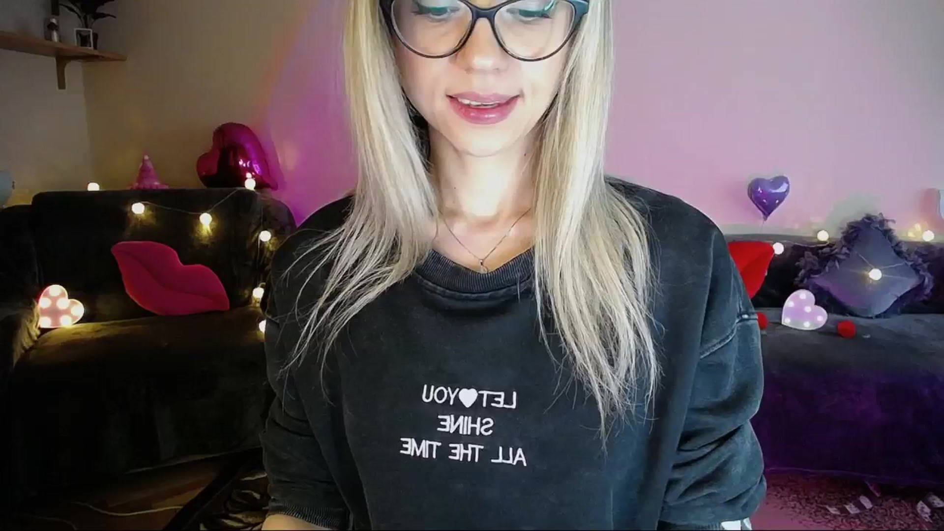 Gallery image thumbnail from Sunshine_alis's myfreecams stream on, 05/27/2025, 15:31 image 17 of 20