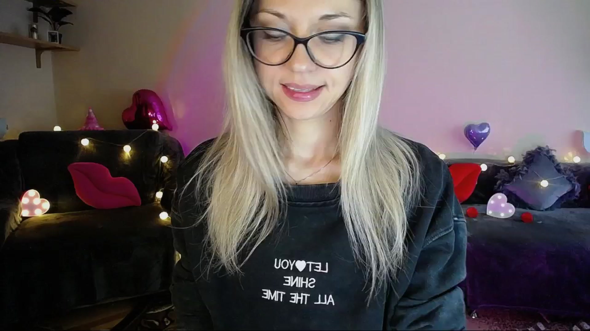 Gallery image thumbnail from Sunshine_alis's myfreecams stream on, 05/27/2025, 15:31 image 13 of 20