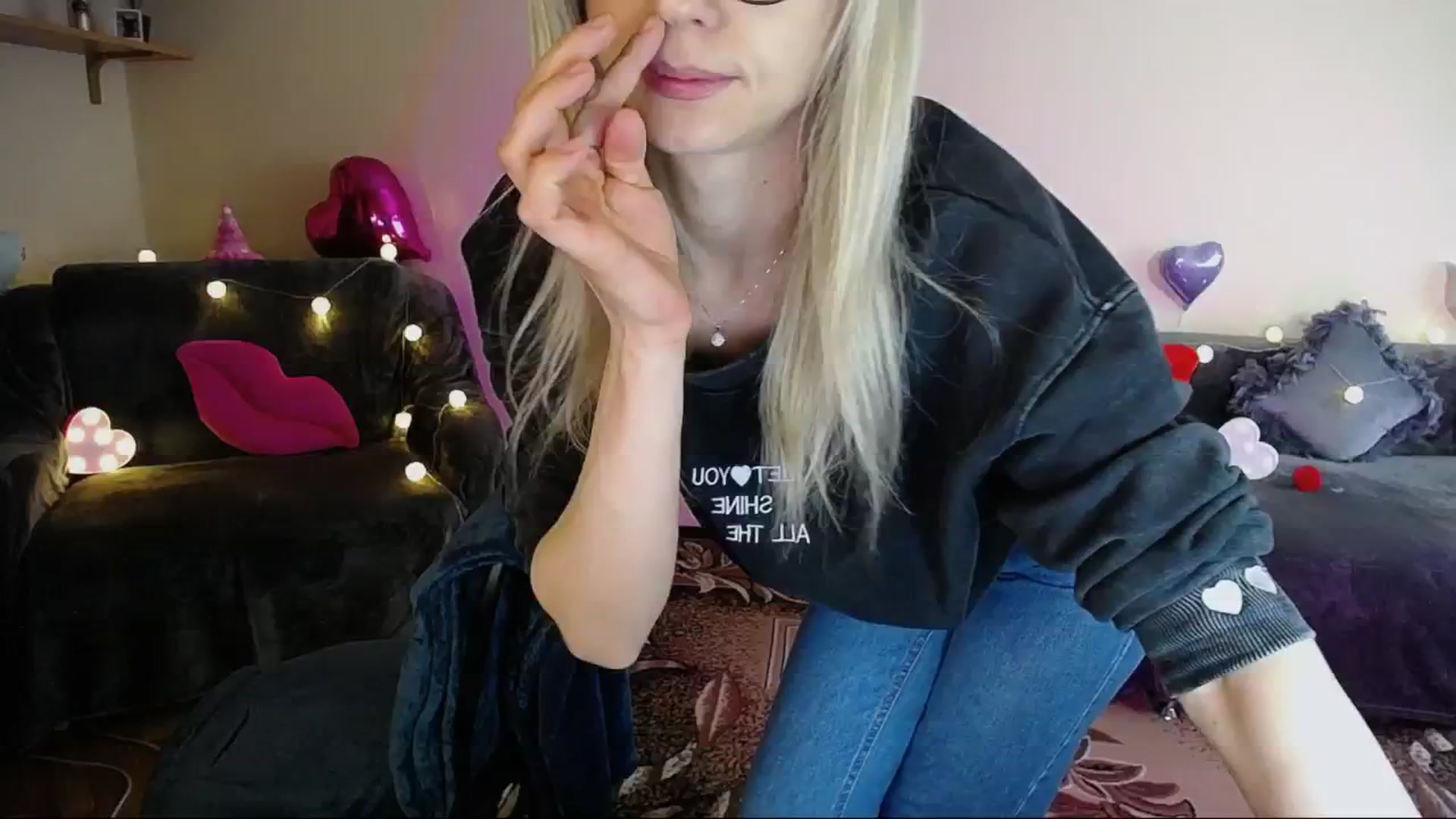 Gallery image thumbnail from Sunshine_alis's myfreecams stream on, 05/27/2025, 15:31 image 4 of 20