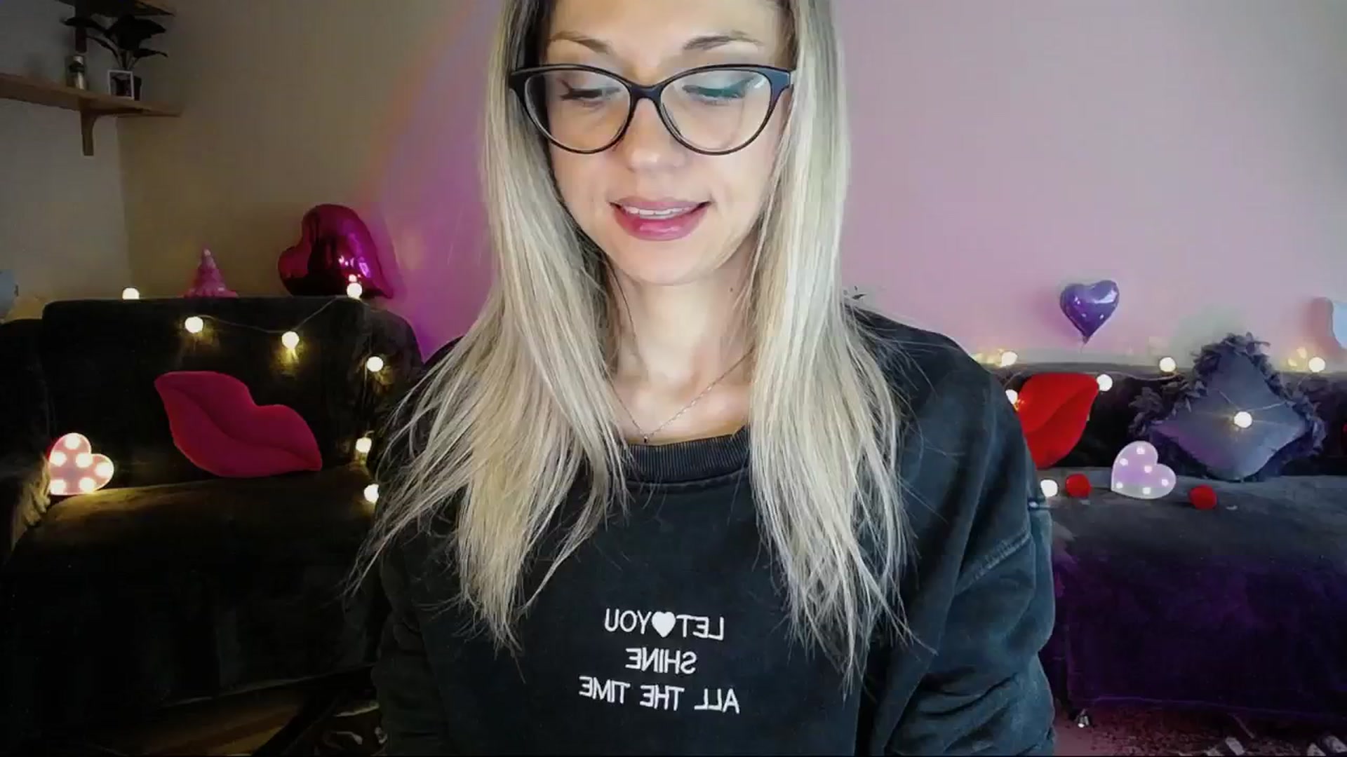 Gallery image thumbnail from Sunshine_alis's myfreecams stream on, 05/27/2025, 15:31 image 12 of 20