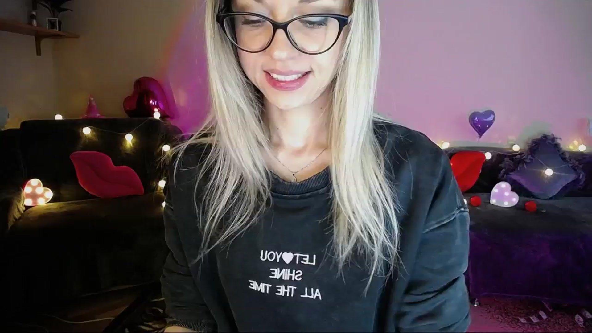 Gallery image thumbnail from Sunshine_alis's myfreecams stream on, 05/27/2025, 15:31 image 19 of 20