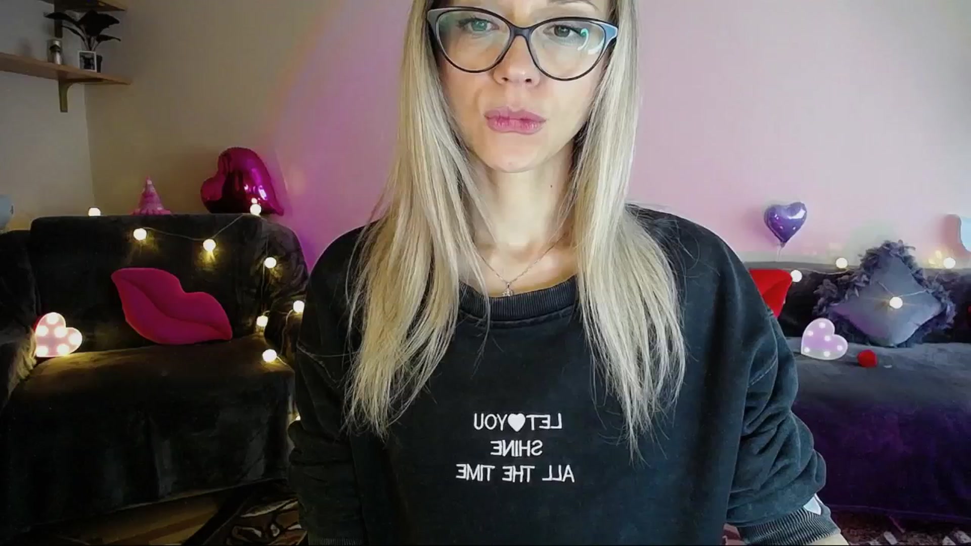 Gallery image thumbnail from Sunshine_alis's myfreecams stream on, 05/27/2025, 15:31 image 9 of 20