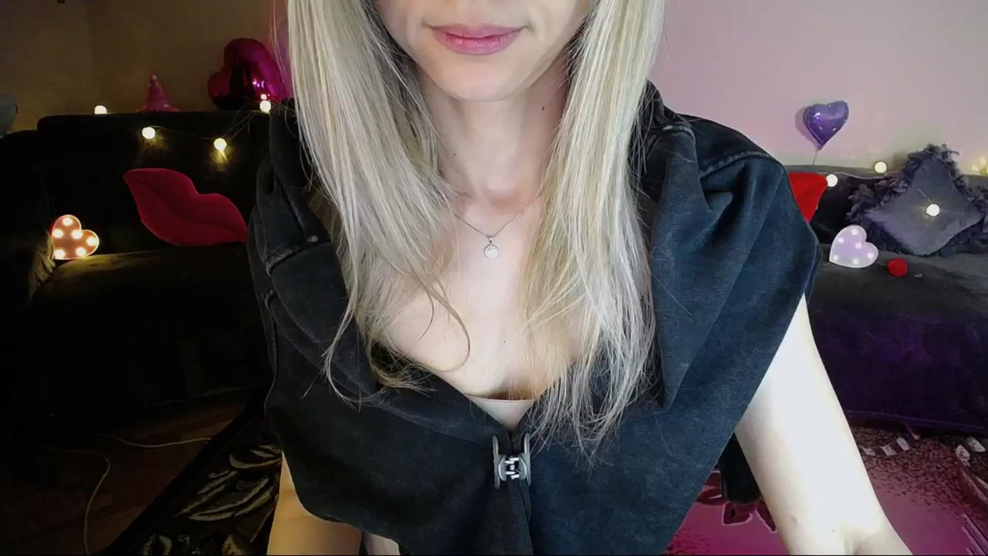 Gallery image thumbnail from Sunshine_alis's myfreecams stream on, 05/27/2025, 18:24 image 17 of 20