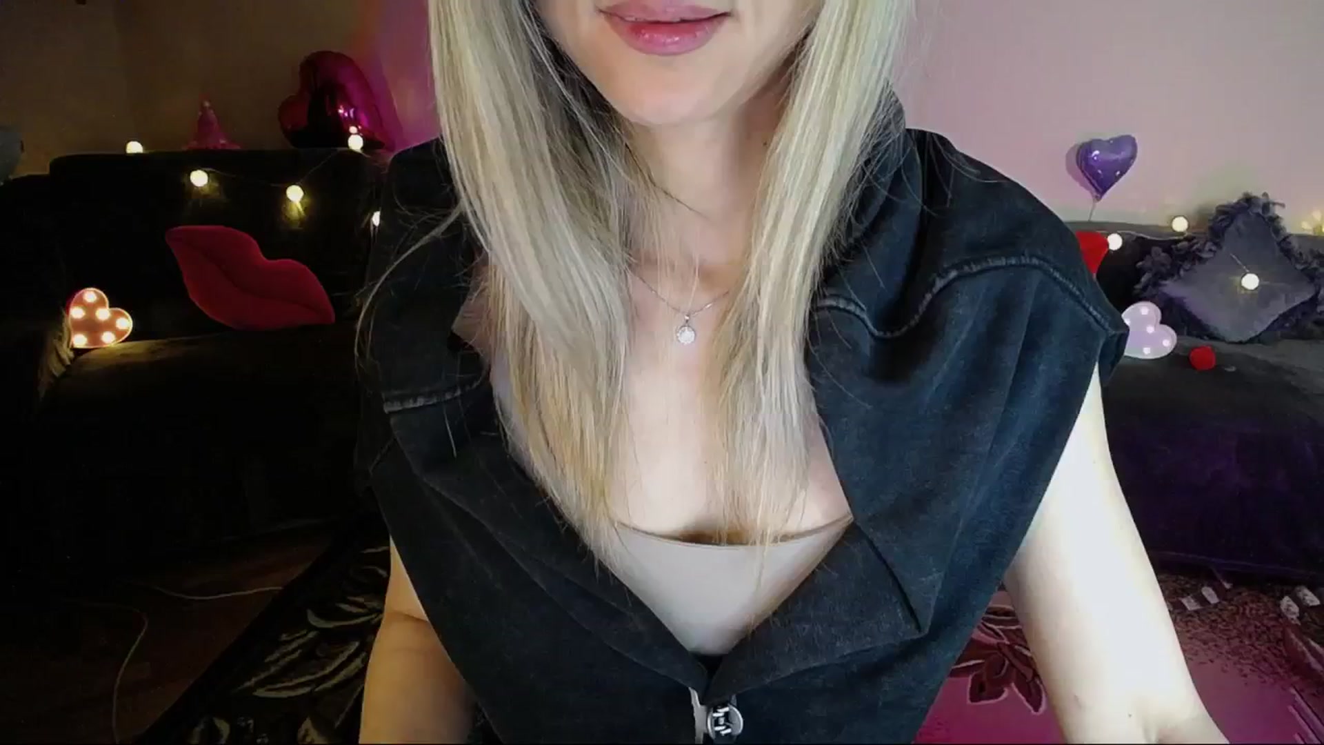Gallery image thumbnail from Sunshine_alis's myfreecams stream on, 05/27/2025, 18:24 image 11 of 20