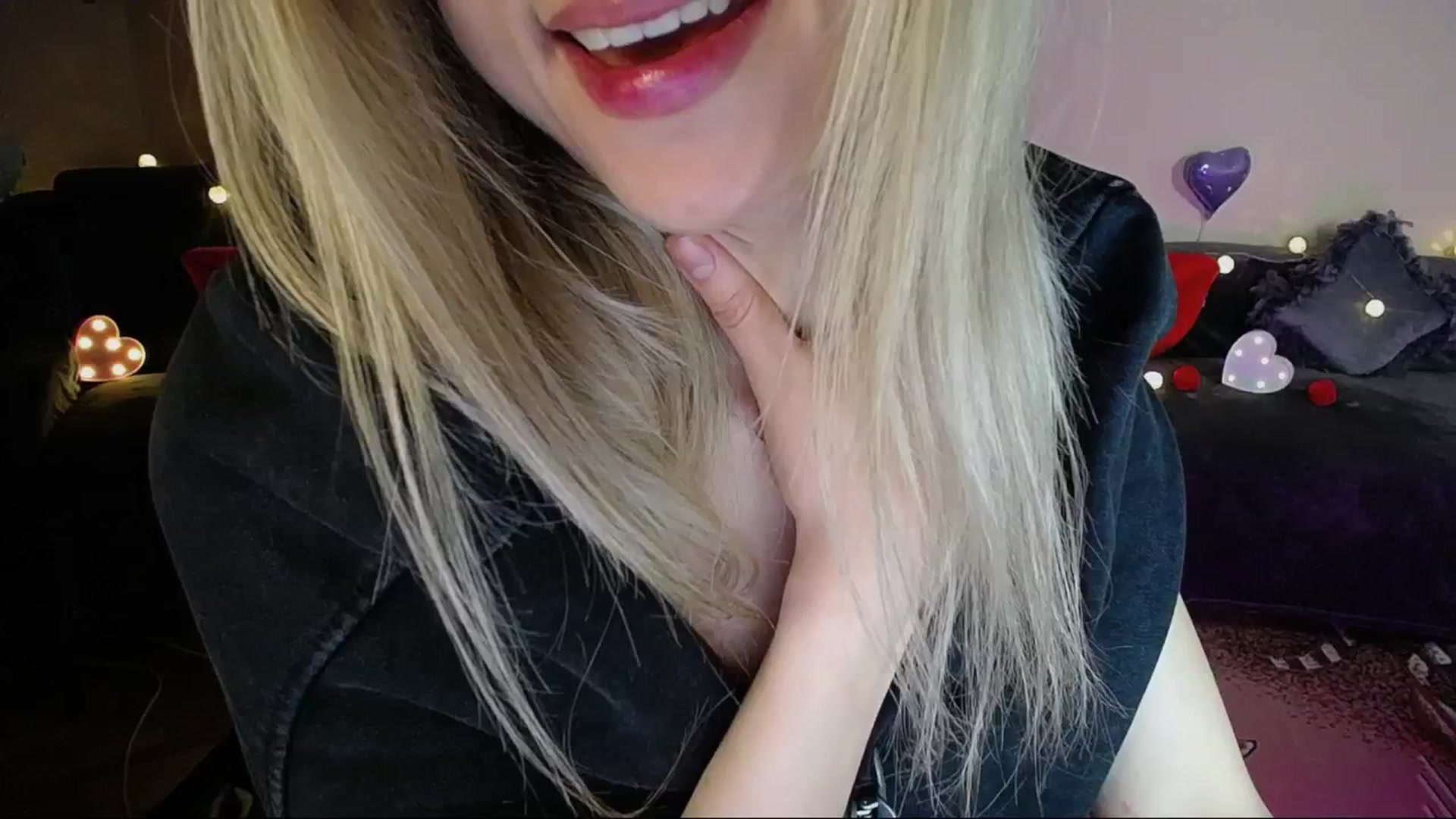 Gallery image thumbnail from Sunshine_alis's myfreecams stream on, 05/27/2025, 18:24 image 18 of 20