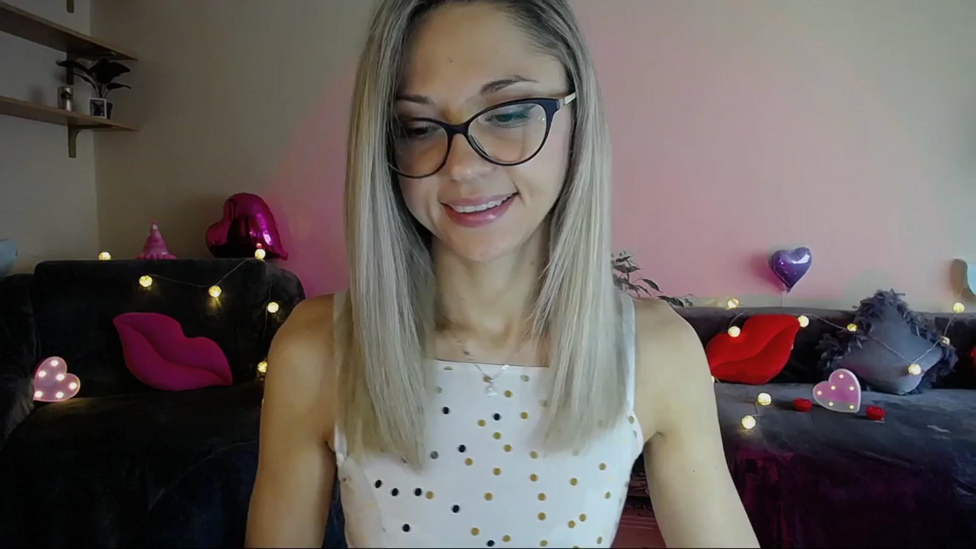 Gallery image thumbnail from Sunshine_alis's myfreecams stream on, 05/29/2025, 15:41 image 15 of 20