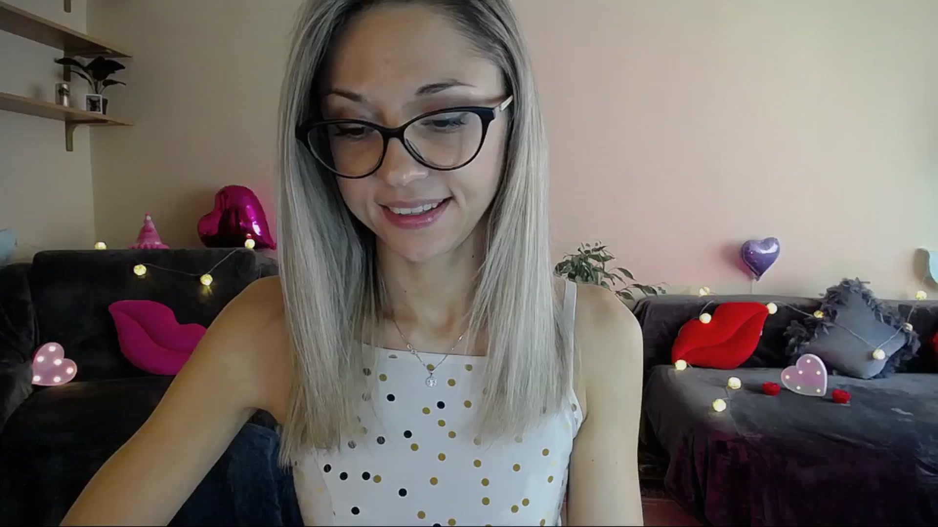 Gallery image thumbnail from Sunshine_alis's myfreecams stream on, 05/29/2025, 15:41 image 16 of 20