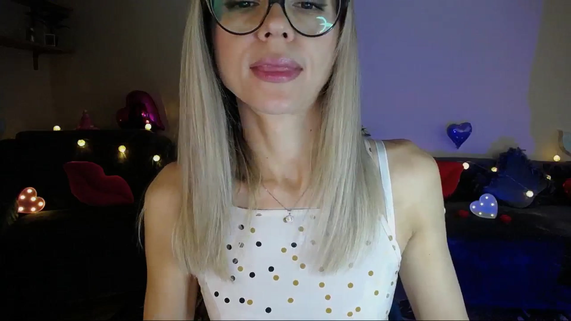Gallery image thumbnail from Sunshine_alis's myfreecams stream on, 05/29/2025, 18:27 image 6 of 20