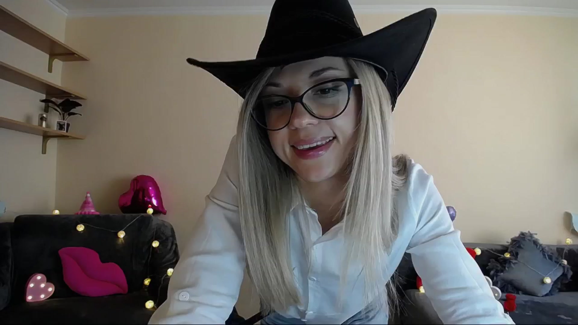 Gallery image thumbnail from Sunshine_alis's myfreecams stream on, 05/30/2025, 15:59 image 12 of 20