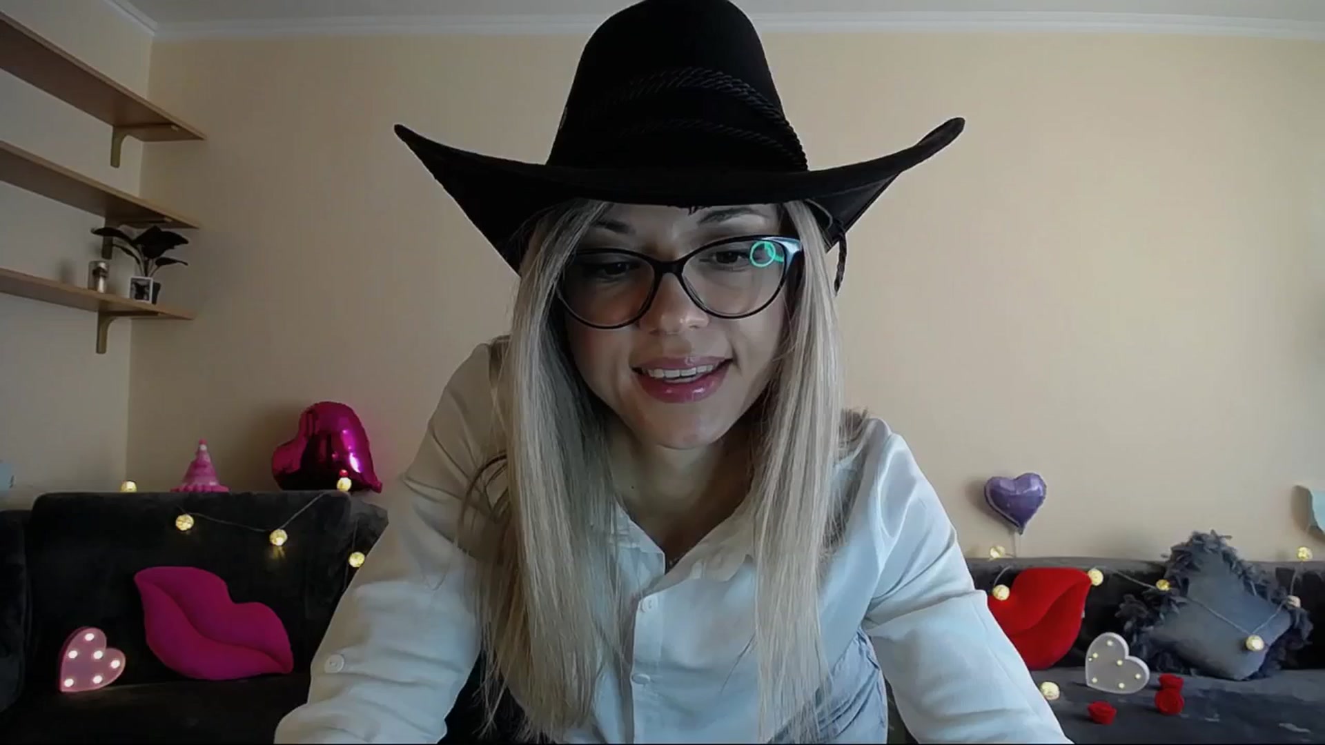 Gallery image thumbnail from Sunshine_alis's myfreecams stream on, 05/30/2025, 15:59 image 11 of 20