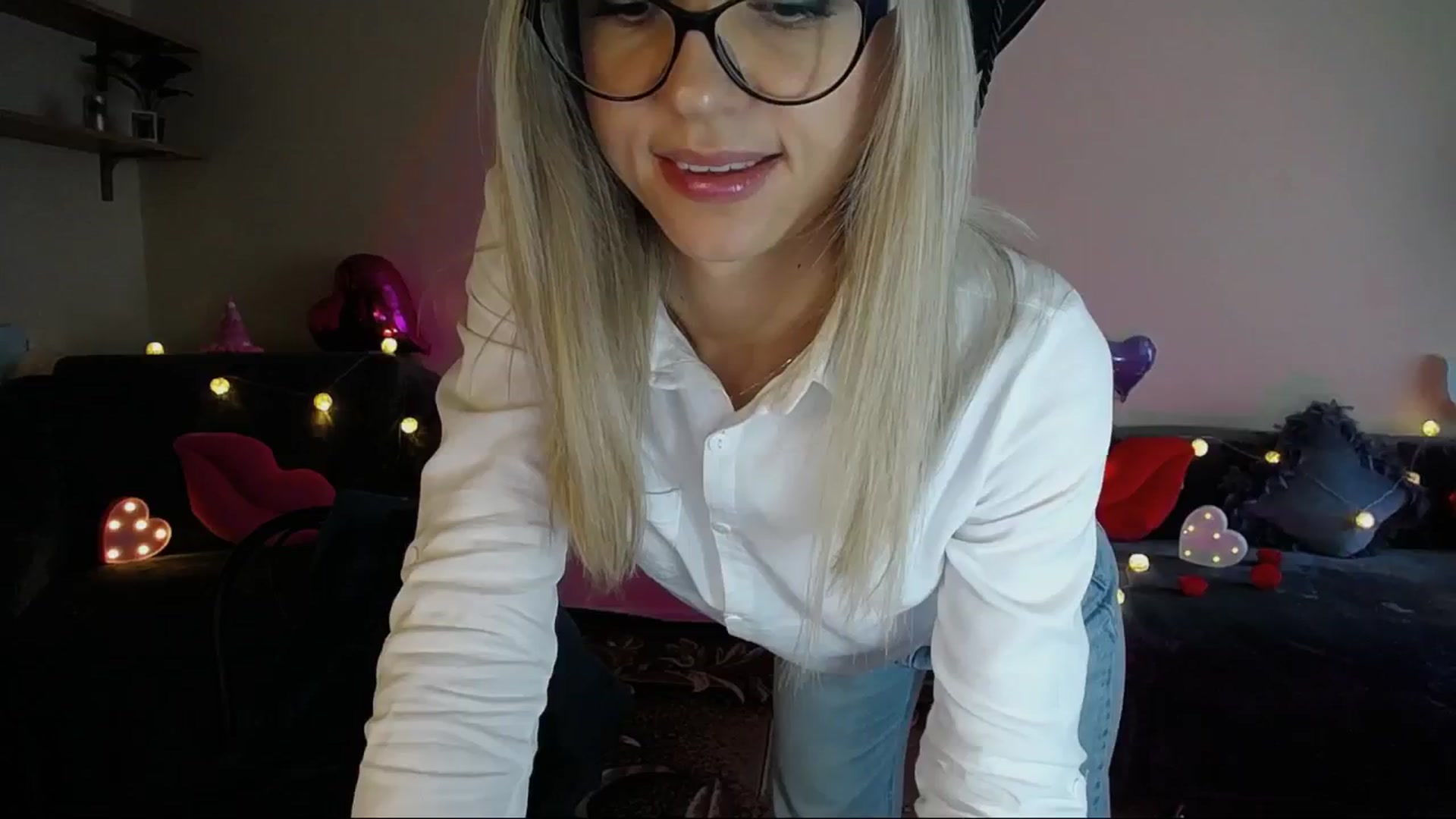 Gallery image thumbnail from Sunshine_alis's myfreecams stream on, 05/30/2025, 16:39 image 13 of 20