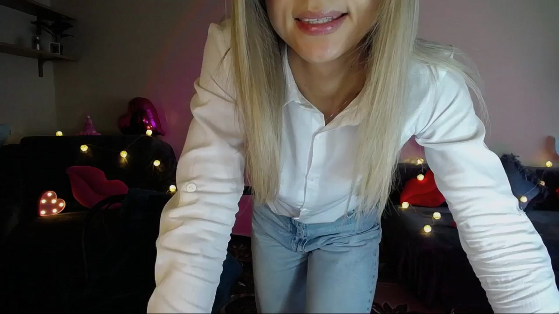 Gallery image thumbnail from Sunshine_alis's myfreecams stream on, 05/30/2025, 16:39 image 19 of 20