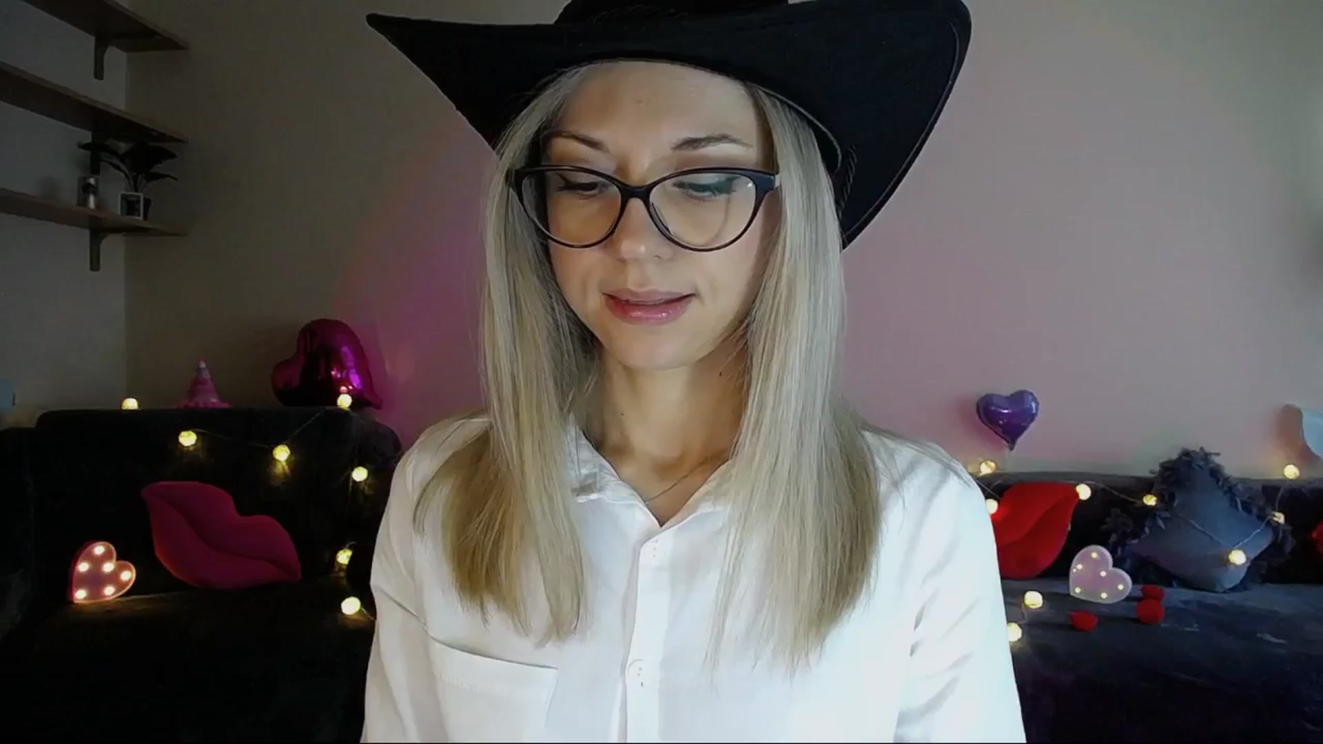 Gallery image thumbnail from Sunshine_alis's myfreecams stream on, 05/30/2025, 16:39 image 7 of 20