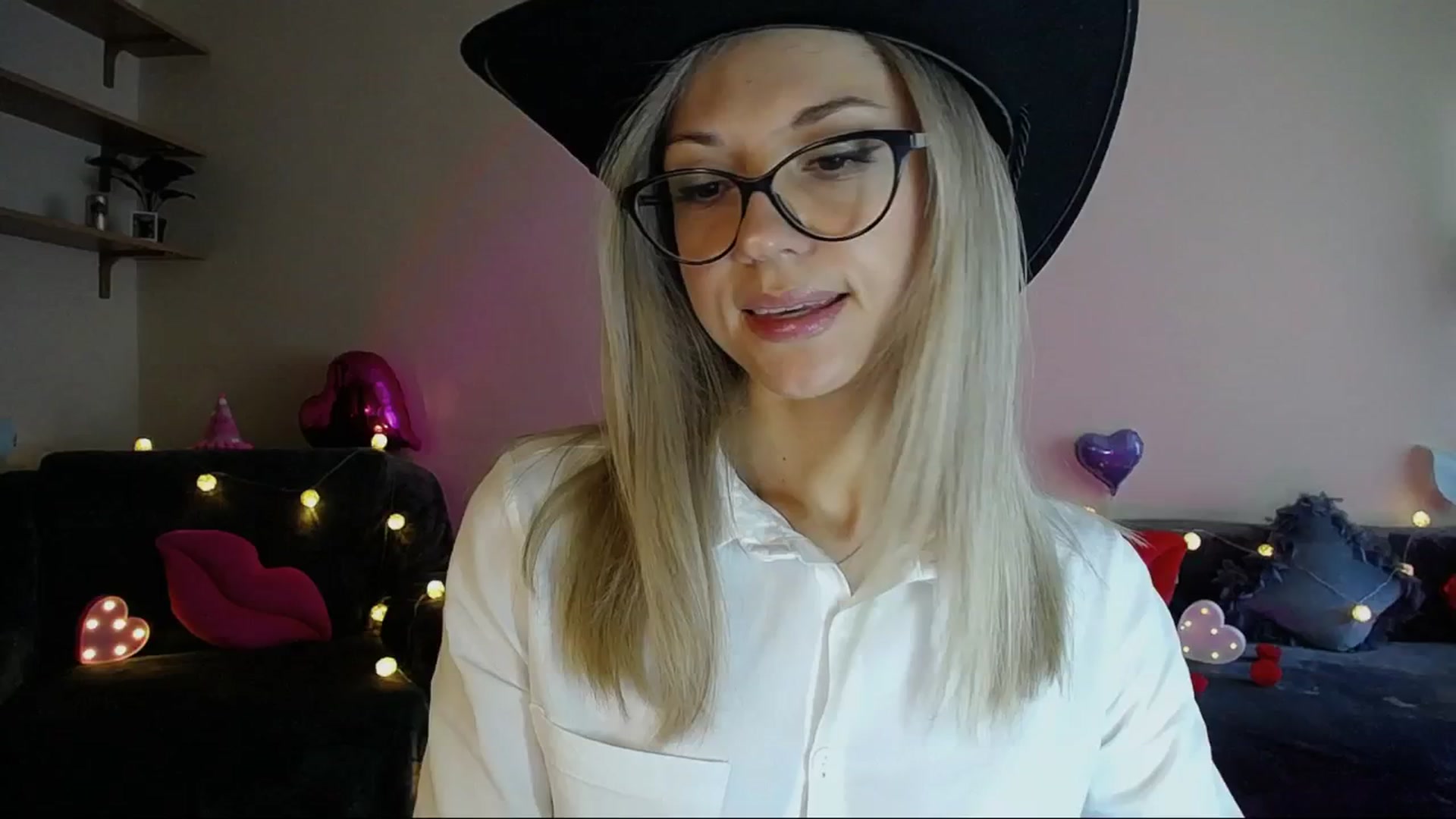 Gallery image thumbnail from Sunshine_alis's myfreecams stream on, 05/30/2025, 16:39 image 1 of 20