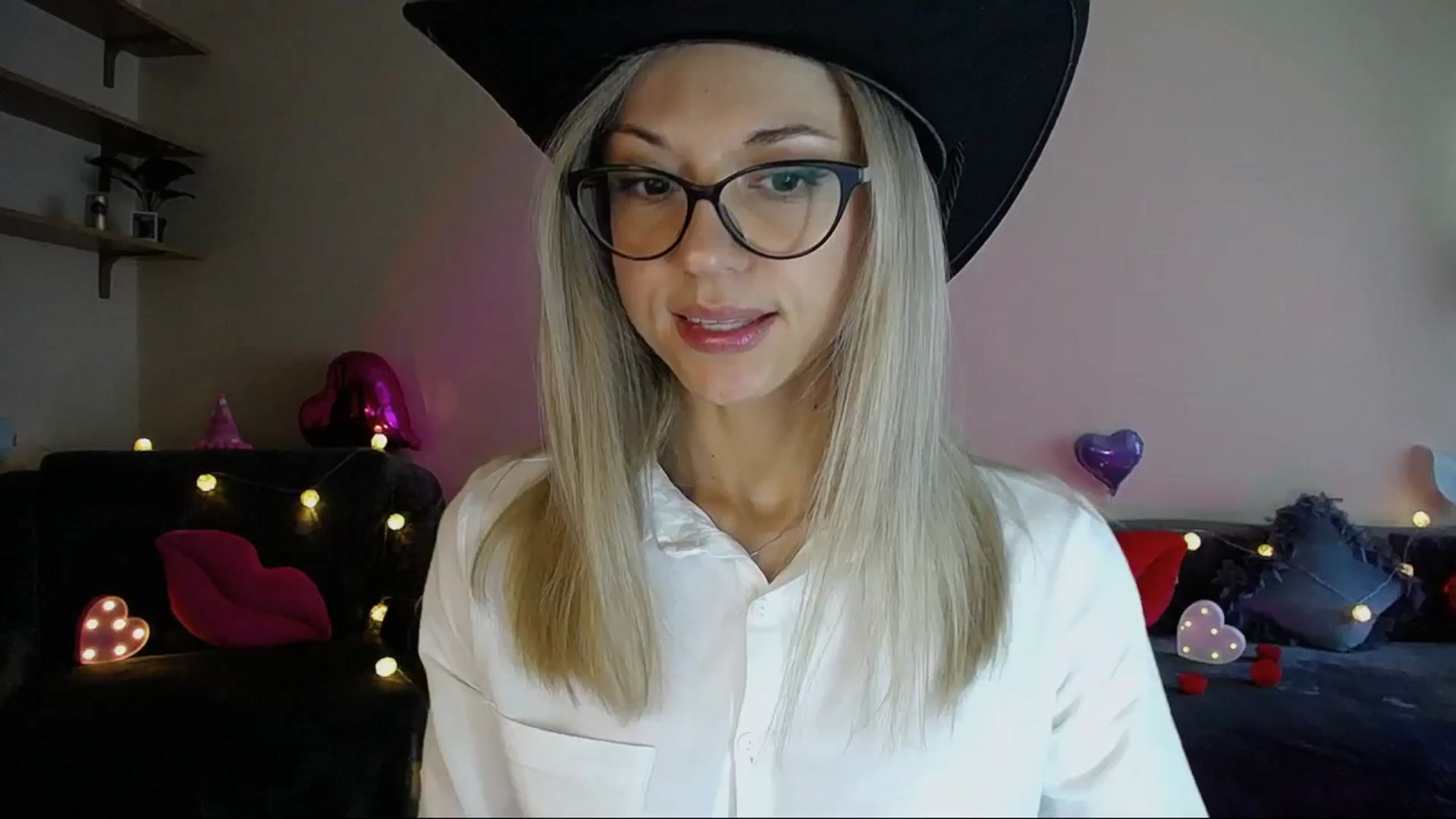 Gallery image thumbnail from Sunshine_alis's myfreecams stream on, 05/30/2025, 16:39 image 5 of 20