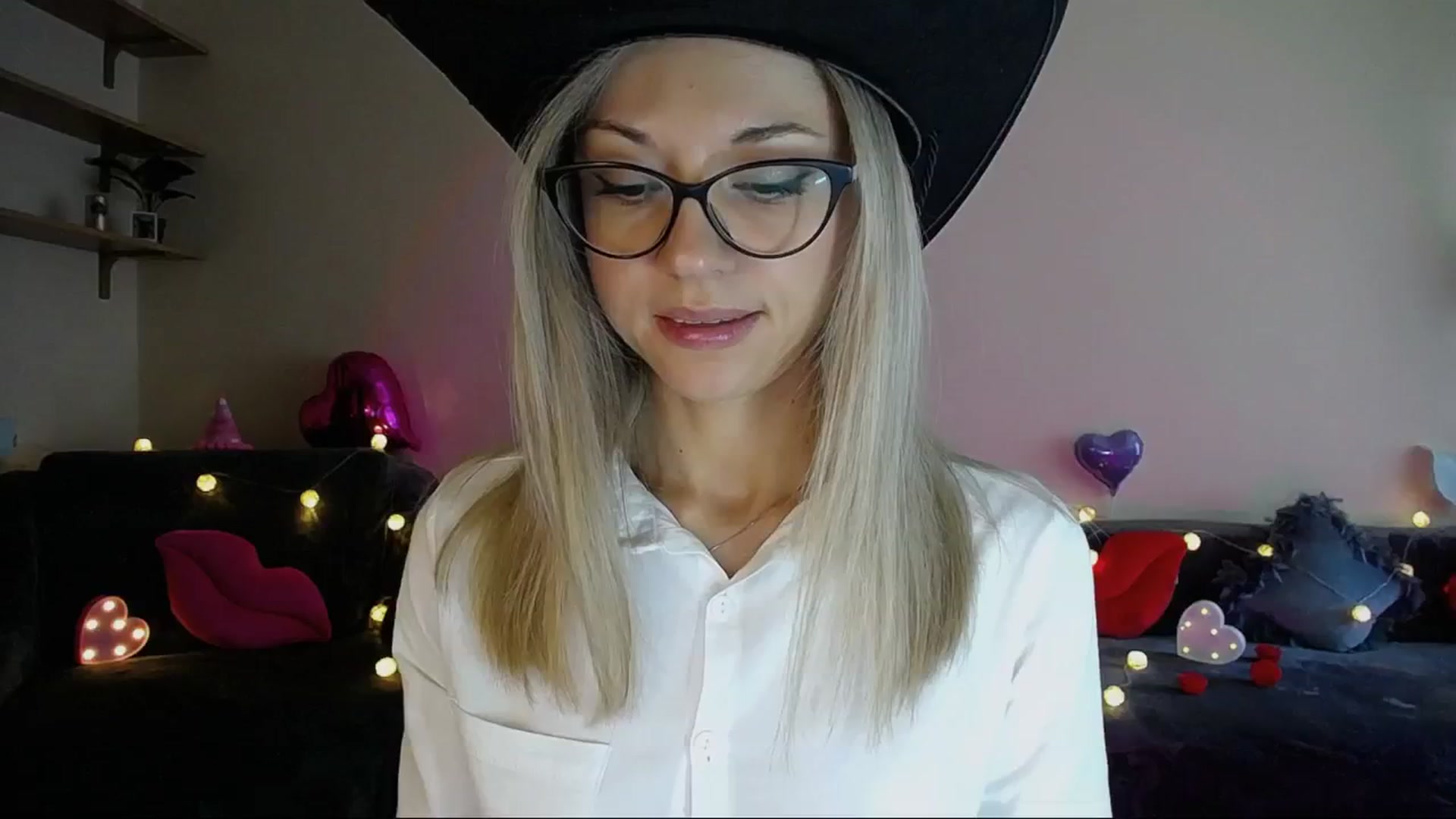 Gallery image thumbnail from Sunshine_alis's myfreecams stream on, 05/30/2025, 16:39 image 4 of 20