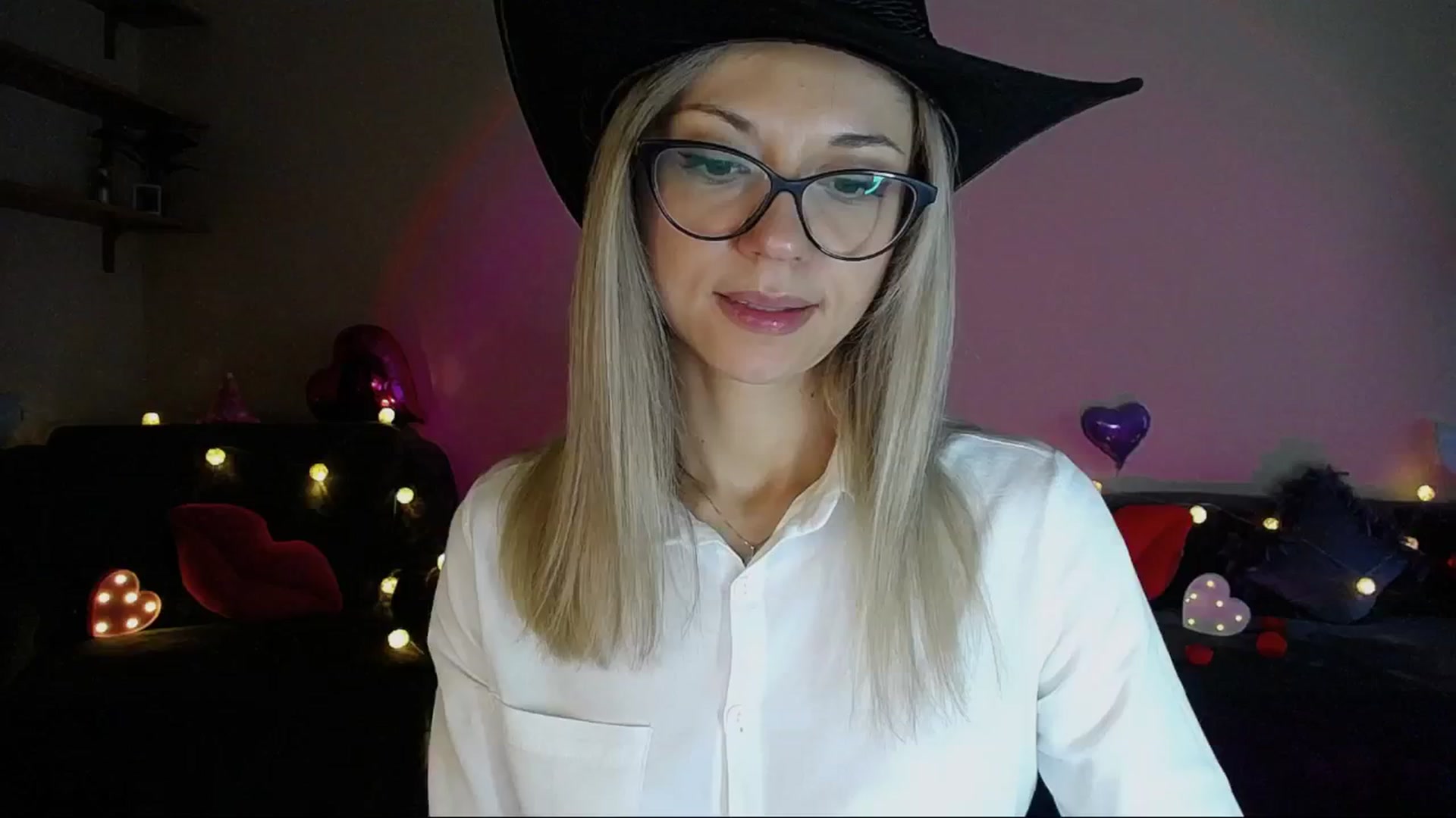 Gallery image thumbnail from Sunshine_alis's myfreecams stream on, 05/30/2025, 18:21 image 7 of 20