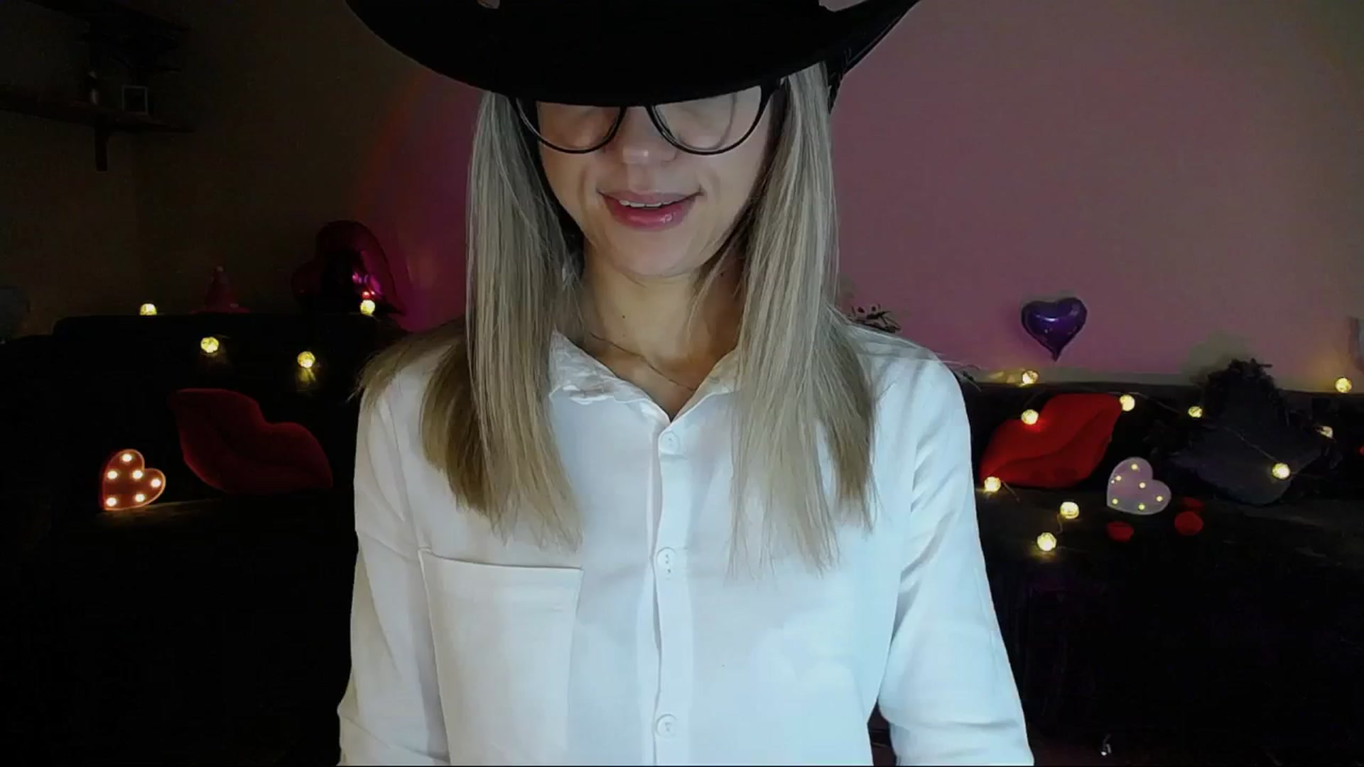 Gallery image thumbnail from Sunshine_alis's myfreecams stream on, 05/30/2025, 18:21 image 20 of 20