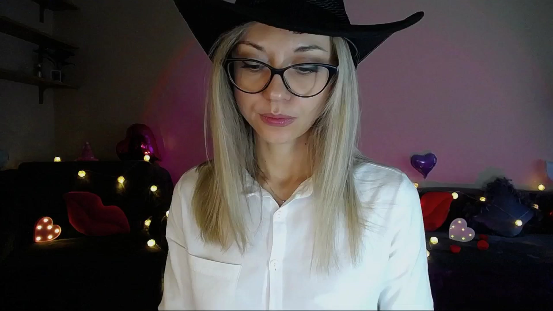 Gallery image thumbnail from Sunshine_alis's myfreecams stream on, 05/30/2025, 18:21 image 3 of 20