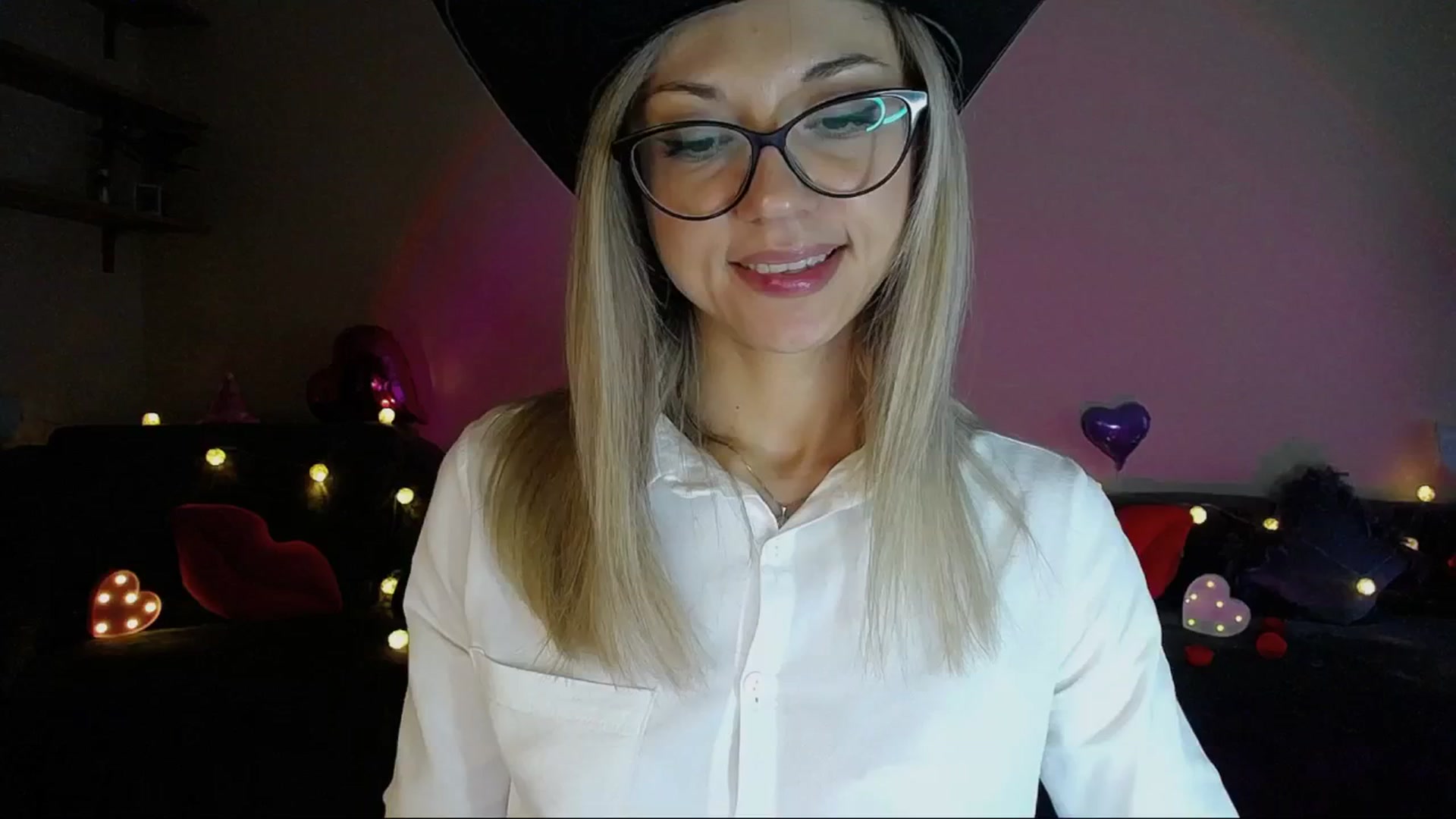 Gallery image thumbnail from Sunshine_alis's myfreecams stream on, 05/30/2025, 18:21 image 8 of 20