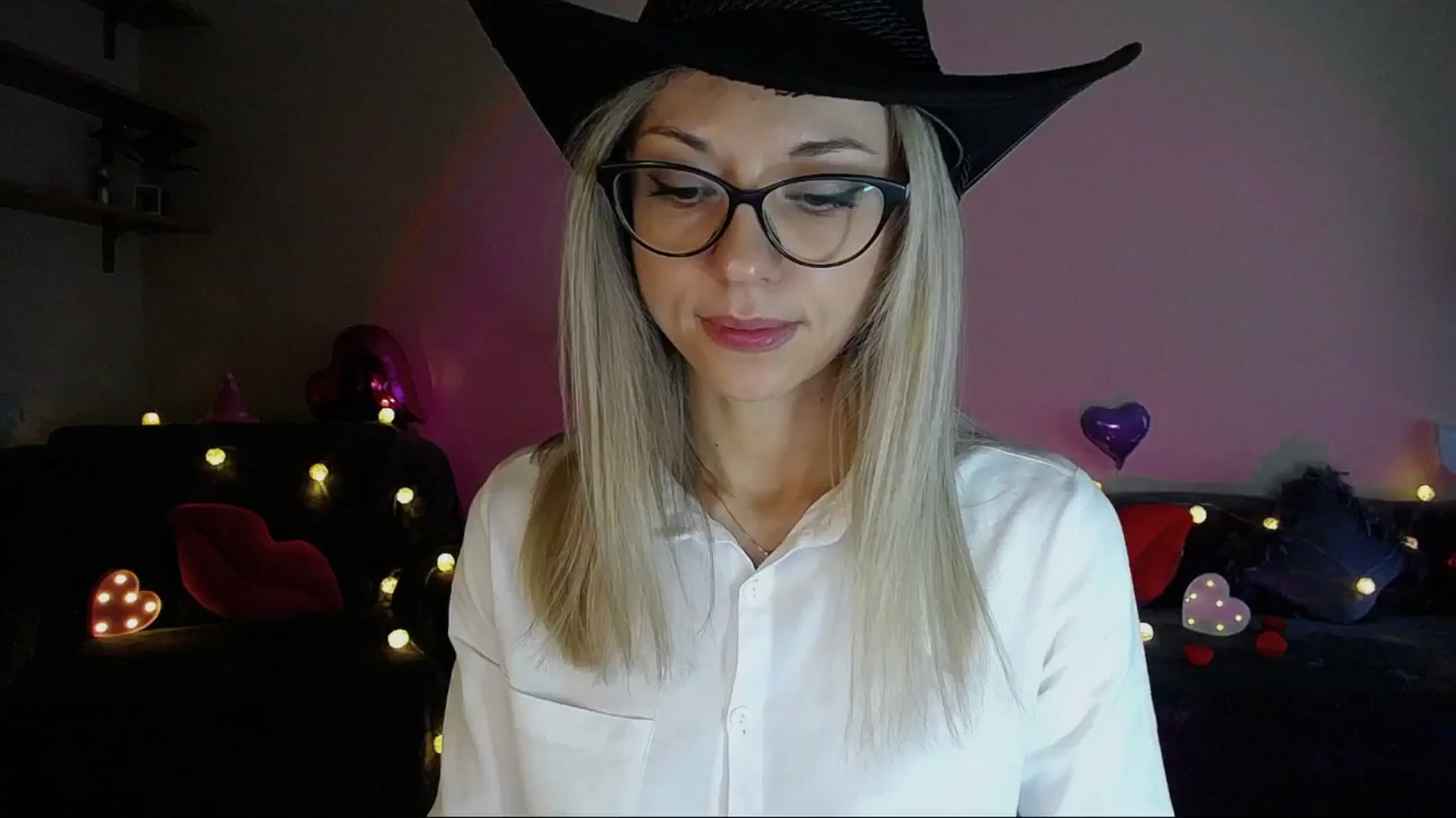 Gallery image thumbnail from Sunshine_alis's myfreecams stream on, 05/30/2025, 18:21 image 4 of 20