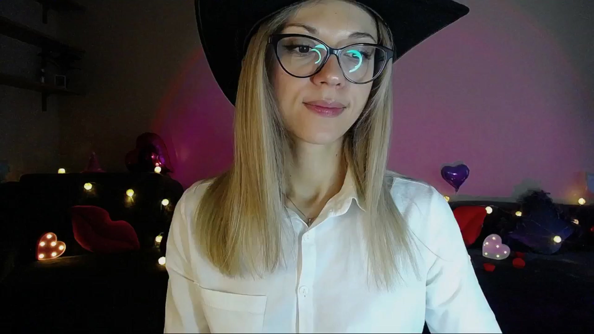 Gallery image thumbnail from Sunshine_alis's myfreecams stream on, 05/30/2025, 18:21 image 9 of 20