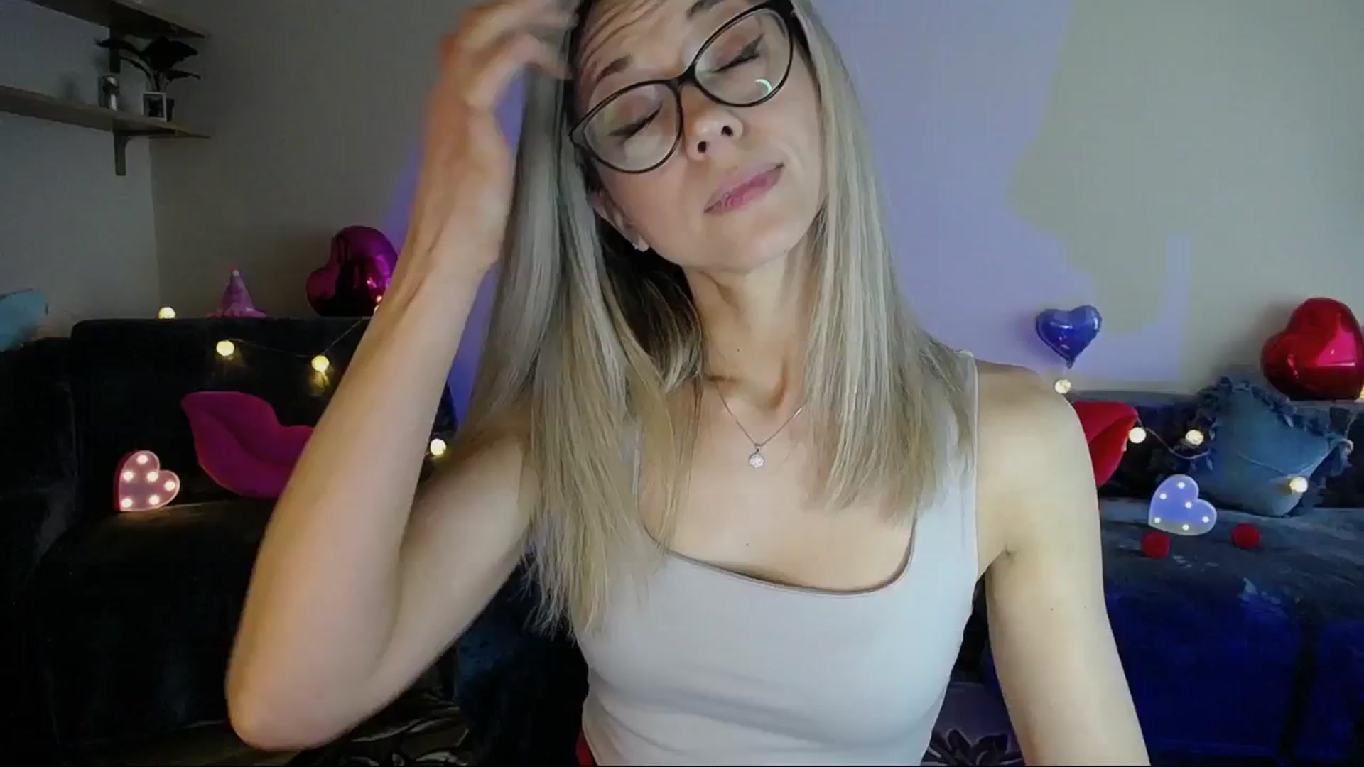 Gallery image thumbnail from Sunshine_alis's myfreecams stream on, 05/31/2025, 16:23 image 16 of 20