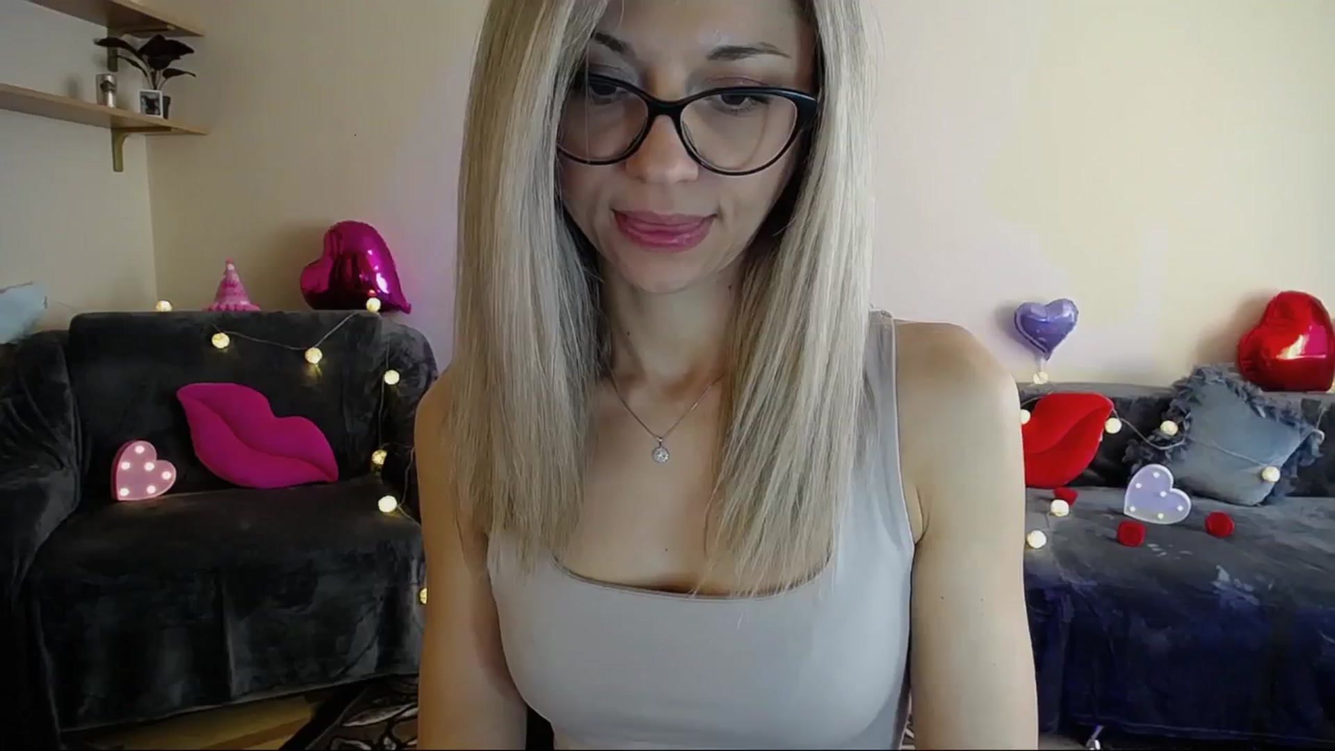 Gallery image thumbnail from Sunshine_alis's myfreecams stream on, 05/31/2025, 16:23 image 3 of 20
