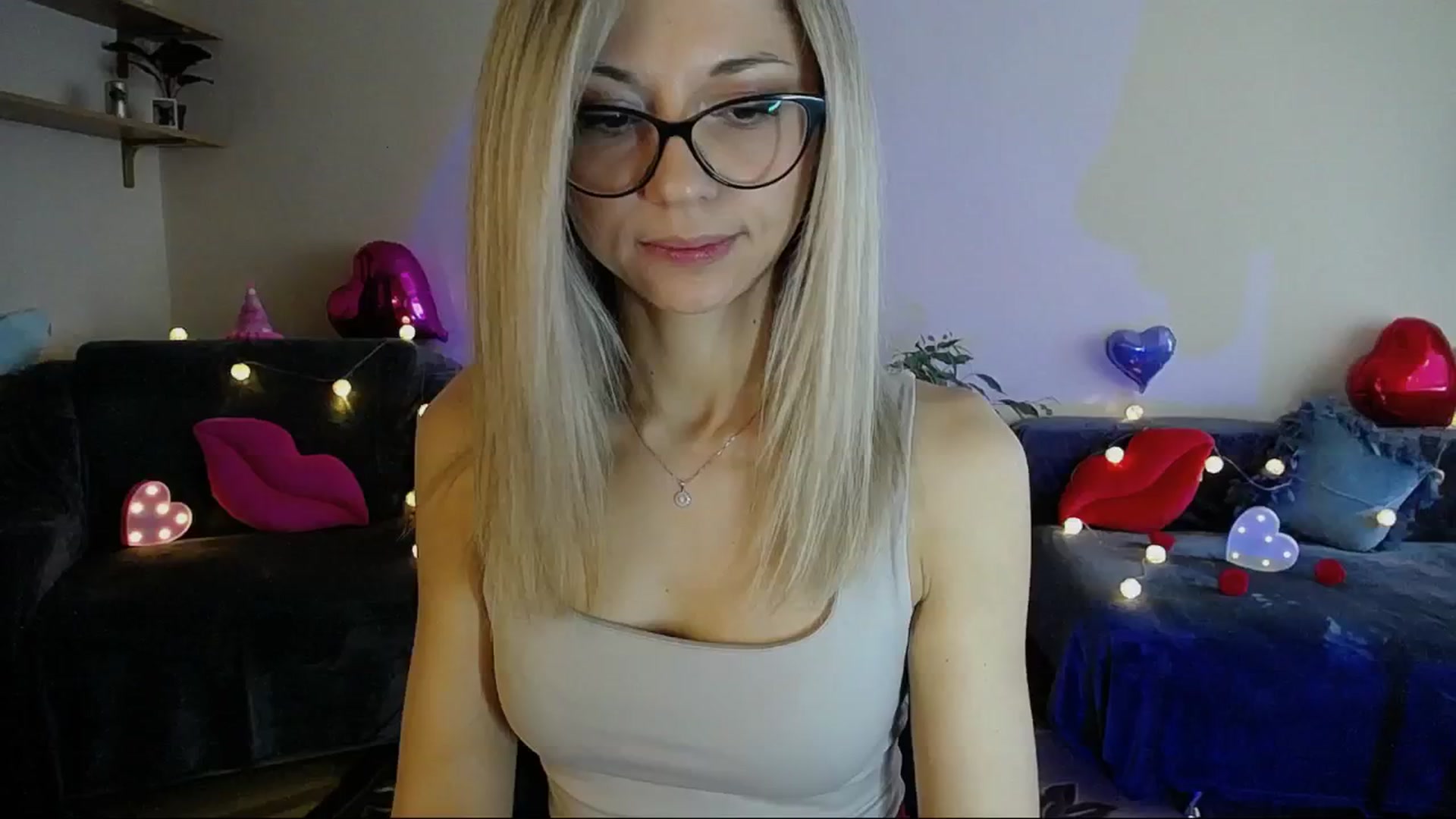 Gallery image thumbnail from Sunshine_alis's myfreecams stream on, 05/31/2025, 16:23 image 12 of 20