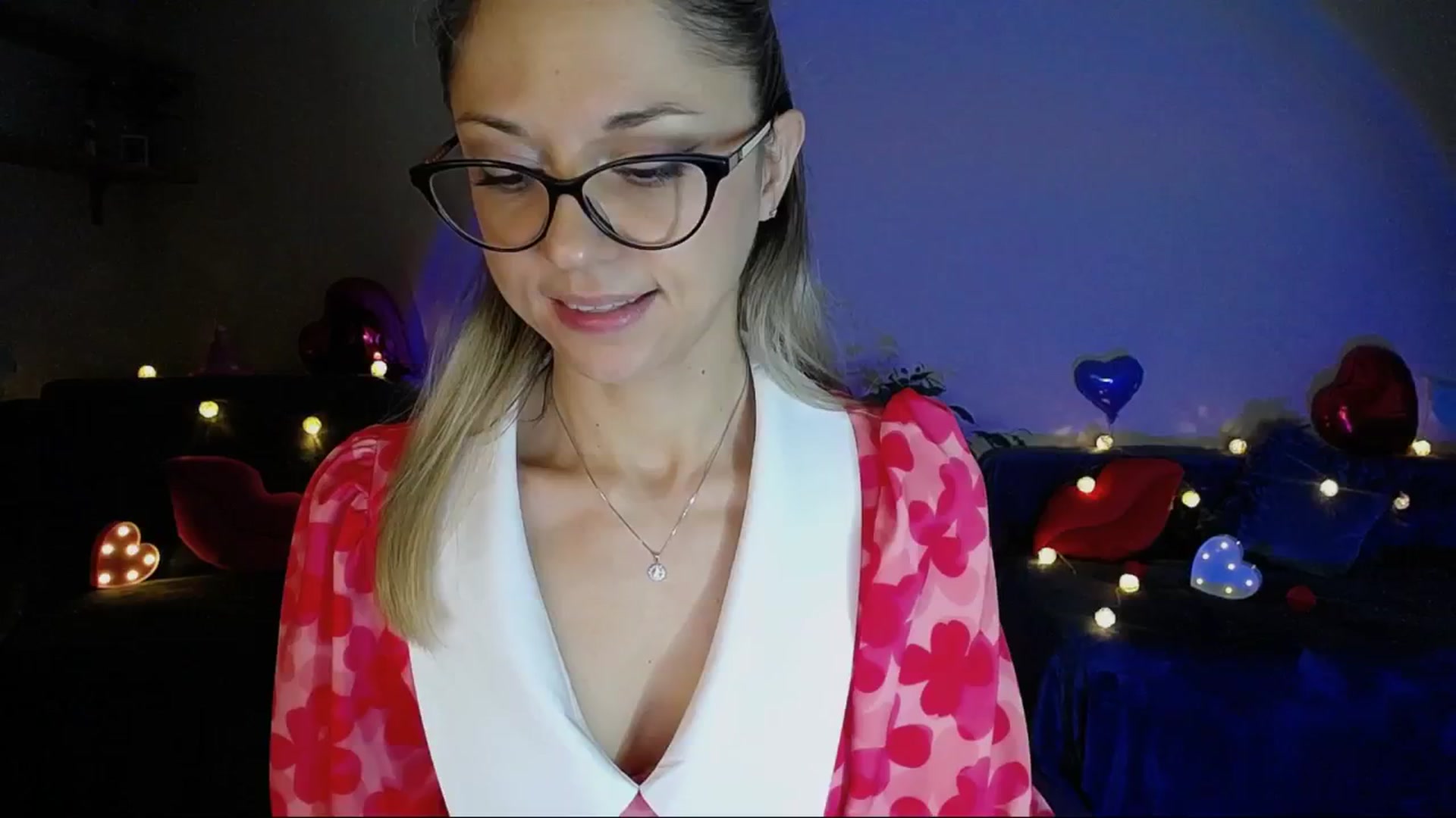 Gallery image thumbnail from Sunshine_alis's myfreecams stream on, 06/02/2025, 18:18 image 3 of 20