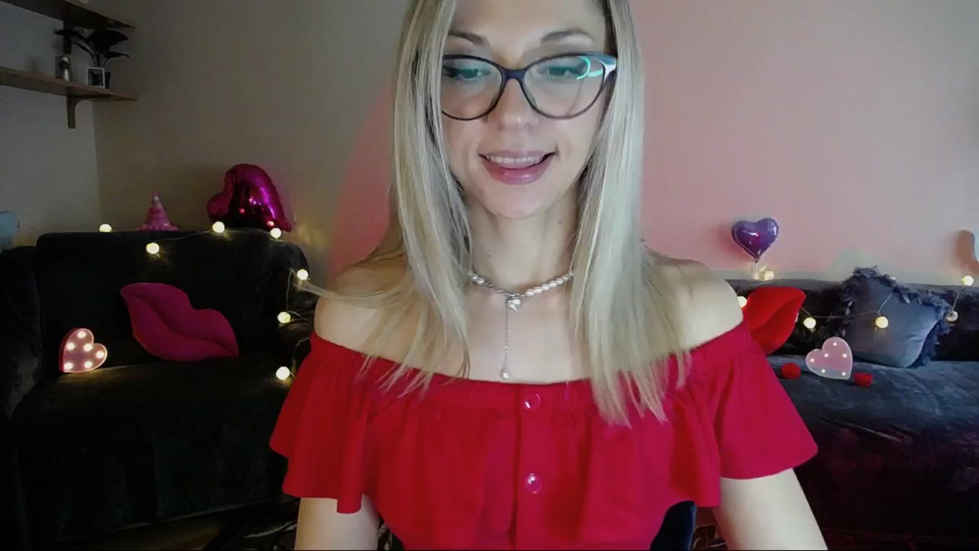Gallery image thumbnail from Sunshine_alis's myfreecams stream on, 06/05/2025, 17:05 image 12 of 20