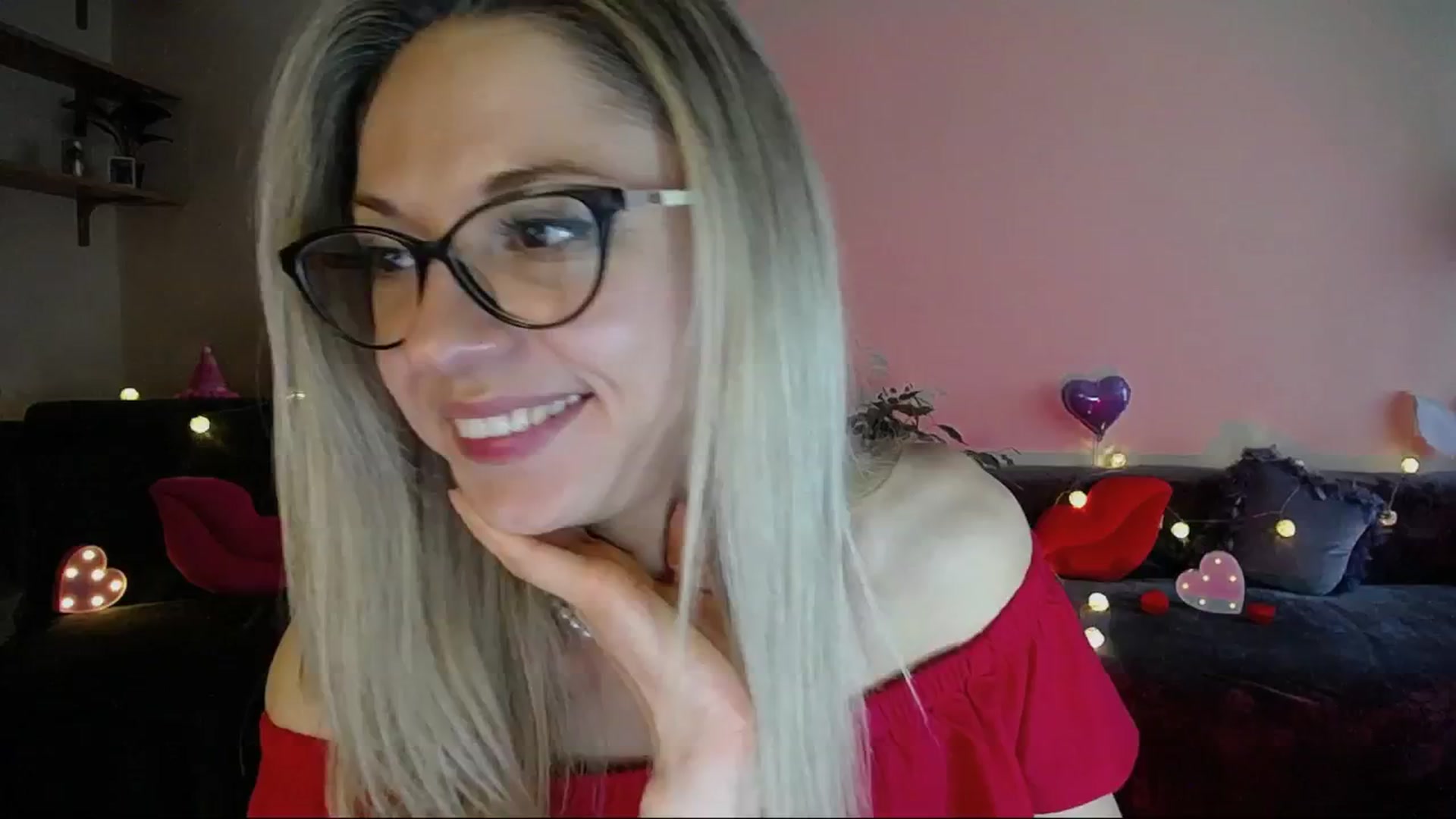 Gallery image thumbnail from Sunshine_alis's myfreecams stream on, 06/05/2025, 17:05 image 19 of 20