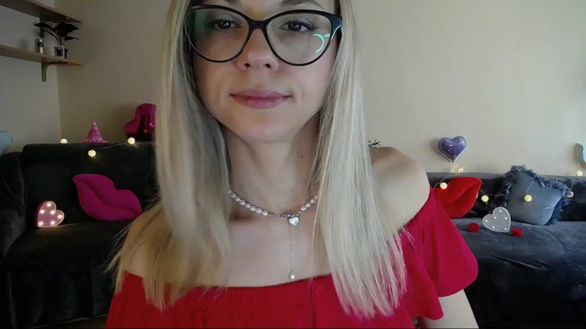 Gallery image thumbnail from Sunshine_alis's myfreecams stream on, 06/05/2025, 17:05 image 3 of 20