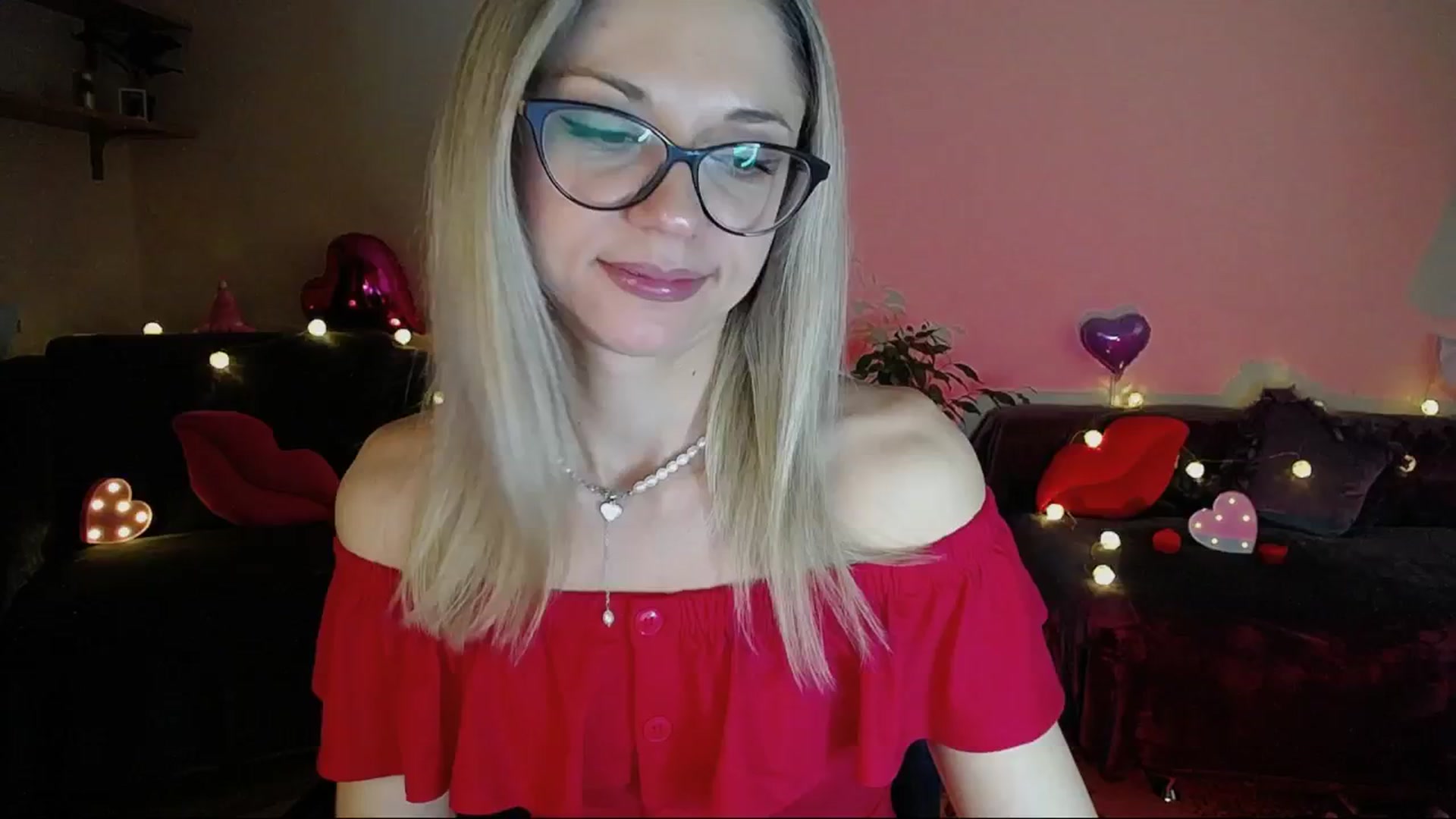 Gallery image thumbnail from Sunshine_alis's myfreecams stream on, 06/05/2025, 18:54 image 2 of 20